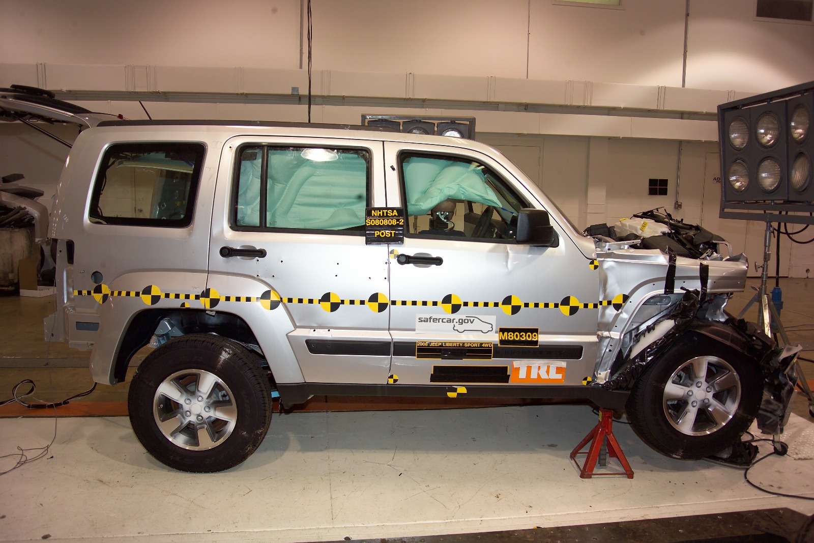 2008 JEEP LIBERTY crash image 3