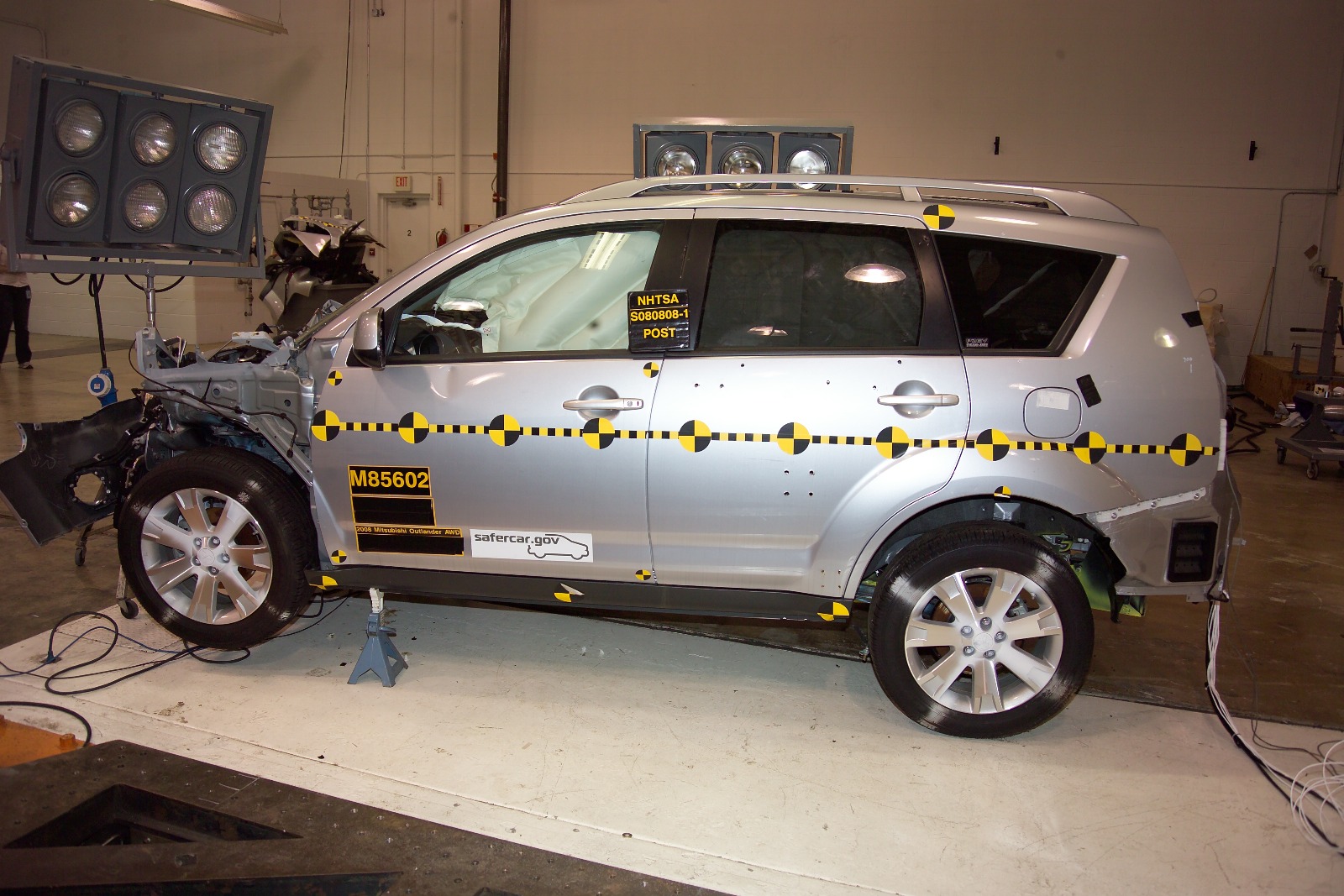 2008 MITSUBISHI OUTLANDER crash image
