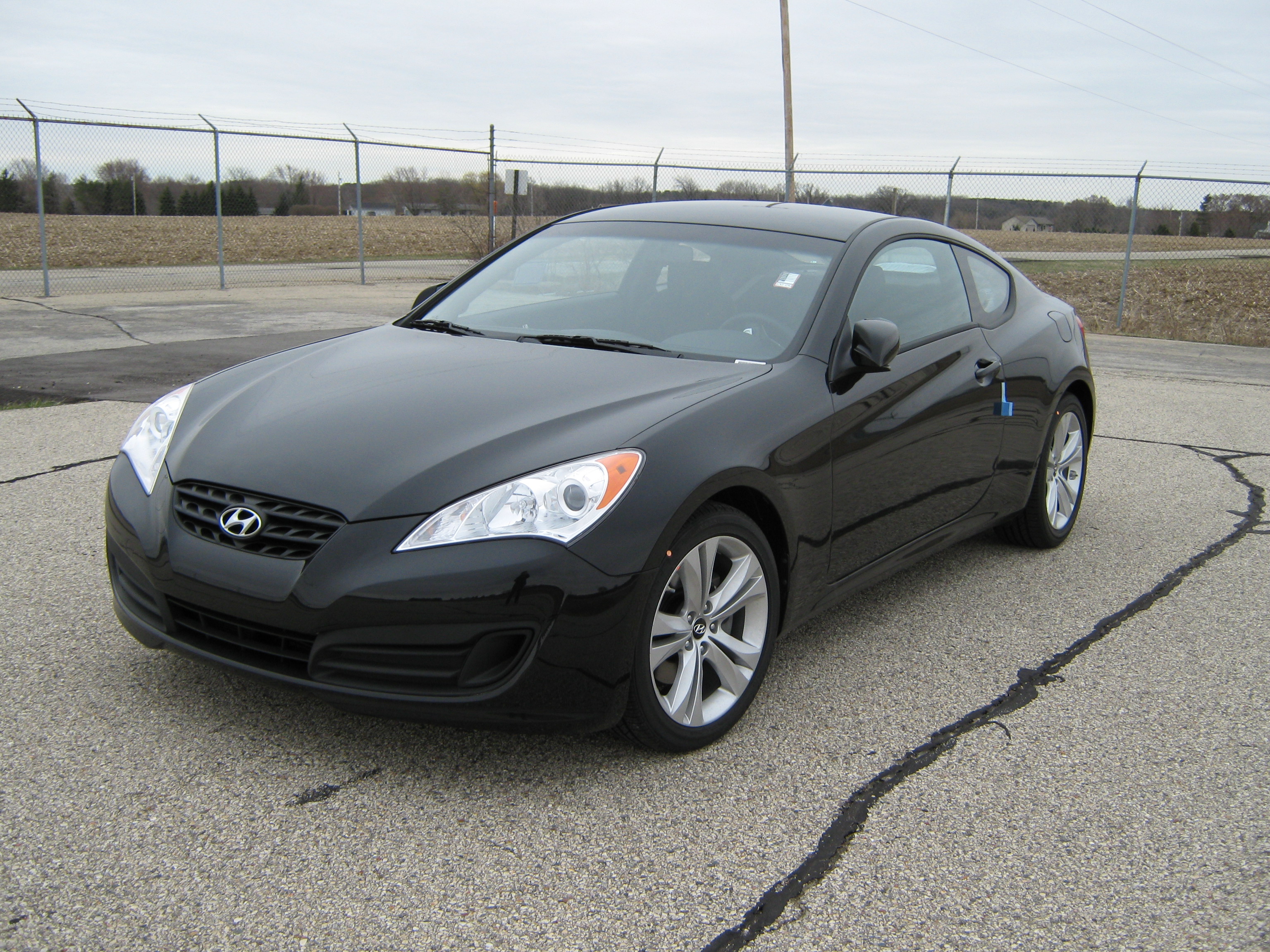 2010 HYUNDAI GENESIS crash image