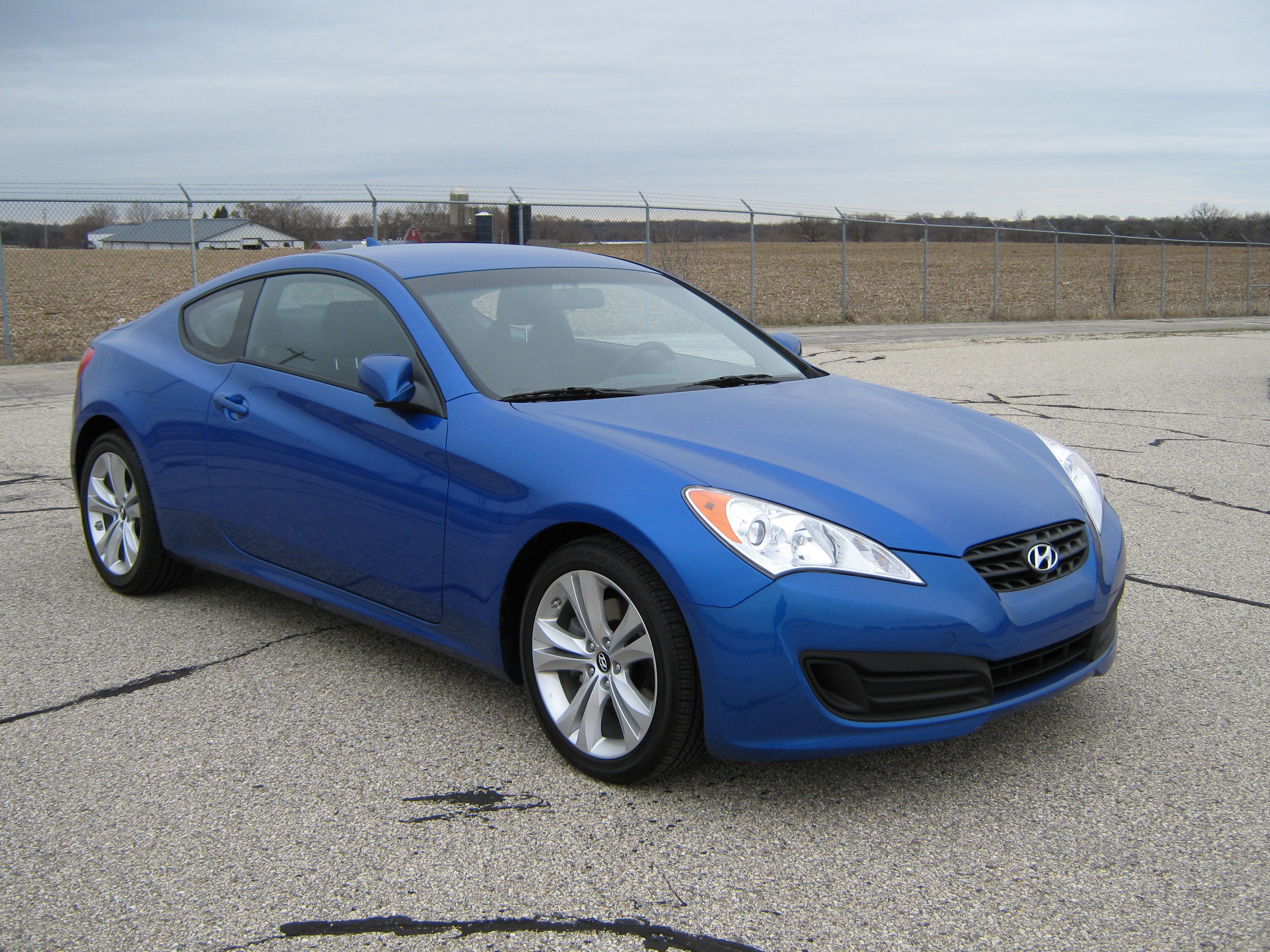 2010 HYUNDAI GENESIS crash image