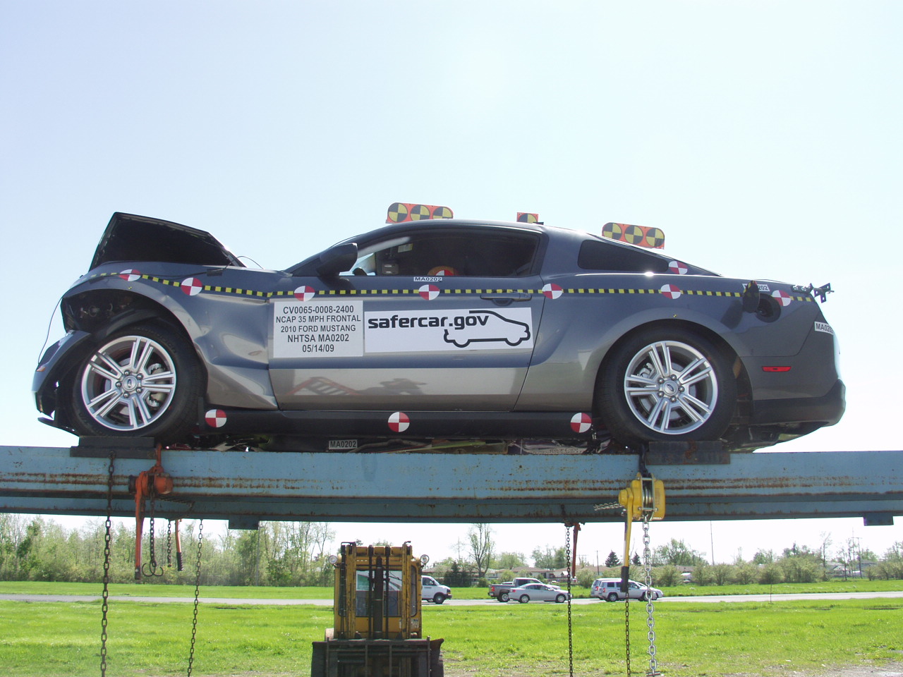 2010 FORD MUSTANG crash-test photo