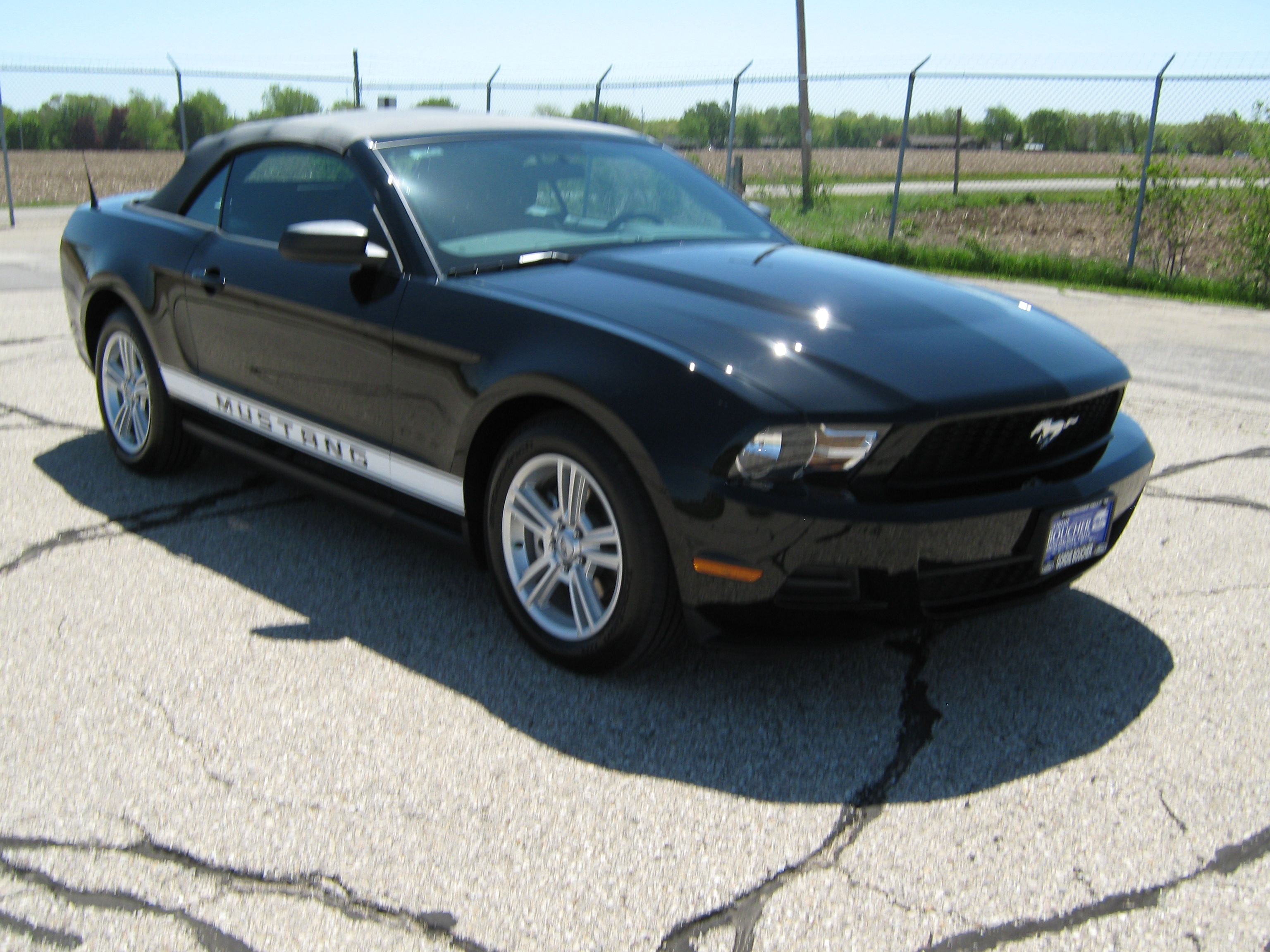 2010 FORD MUSTANG crash image