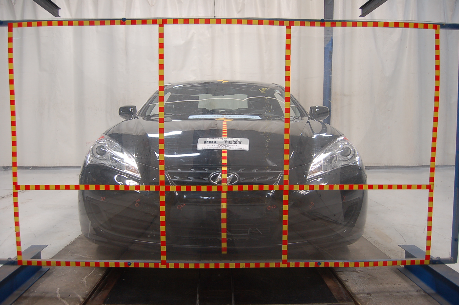 2010 HYUNDAI GENESIS crash image