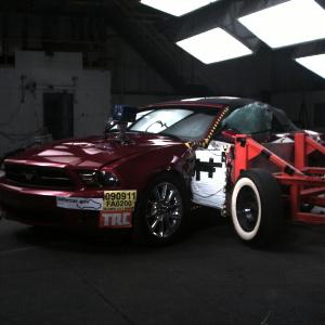 2010 FORD MUSTANG crash image