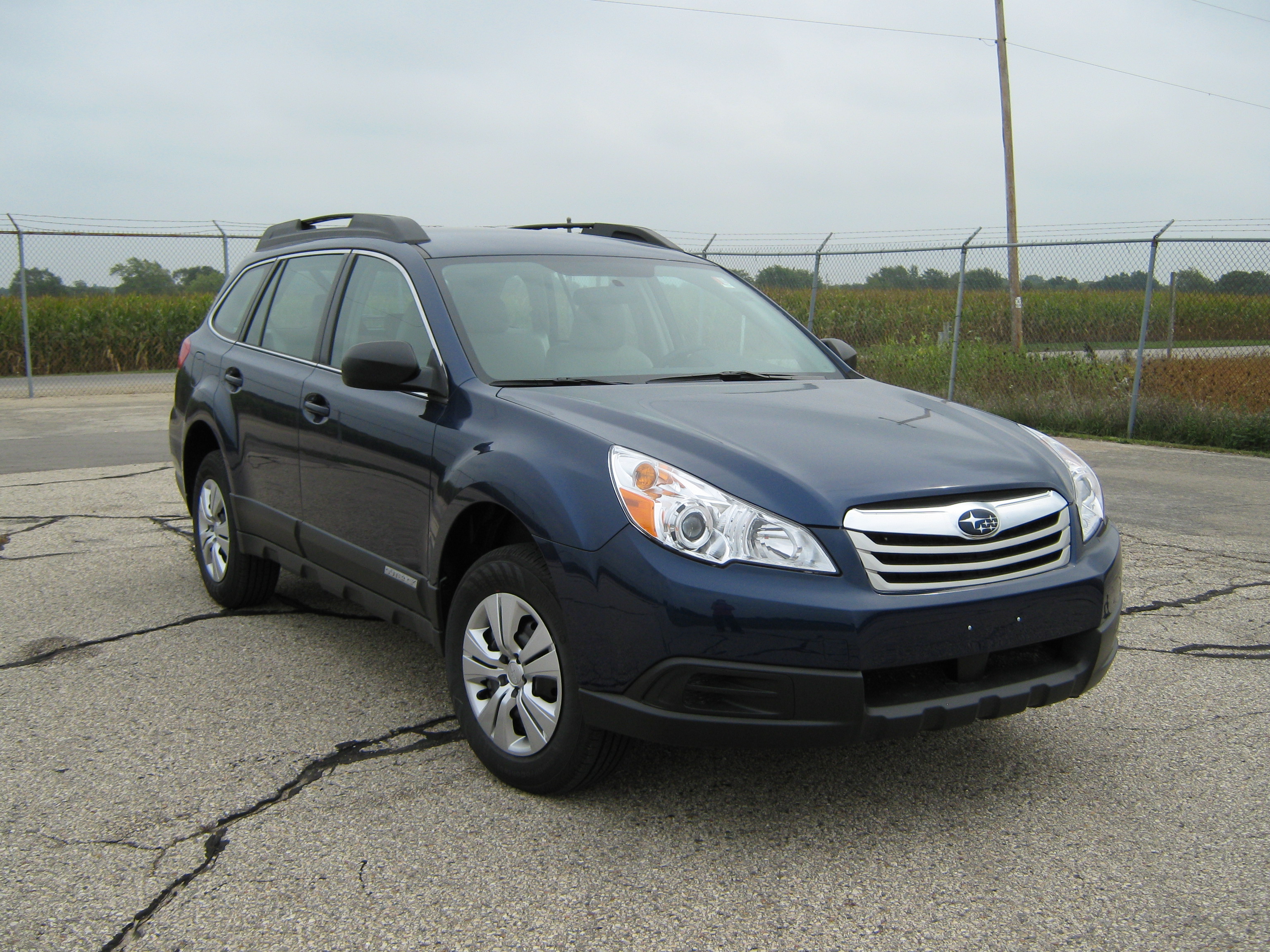 2010 SUBARU OUTBACK crash image
