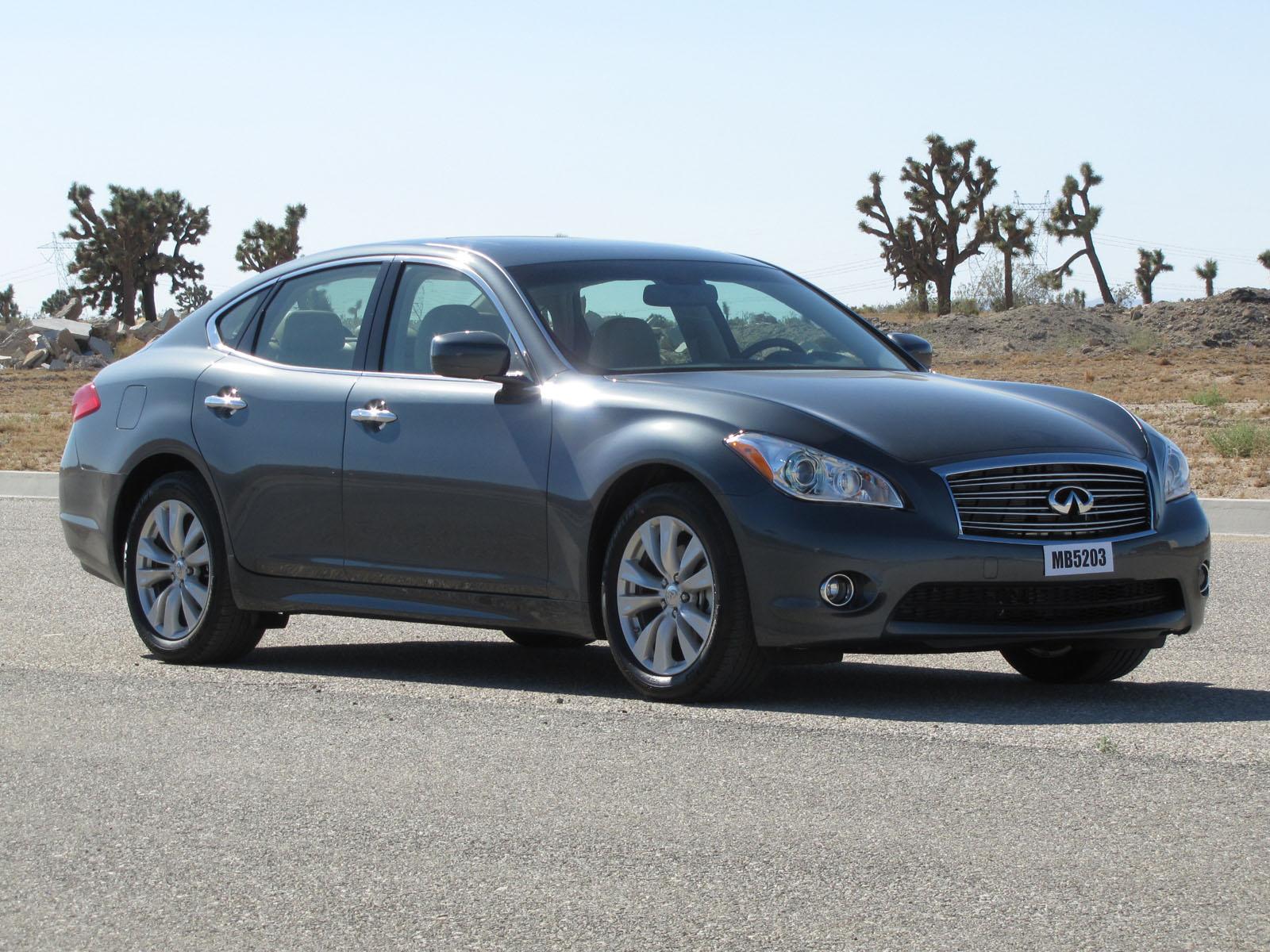 2011 INFINITI M37 crash image