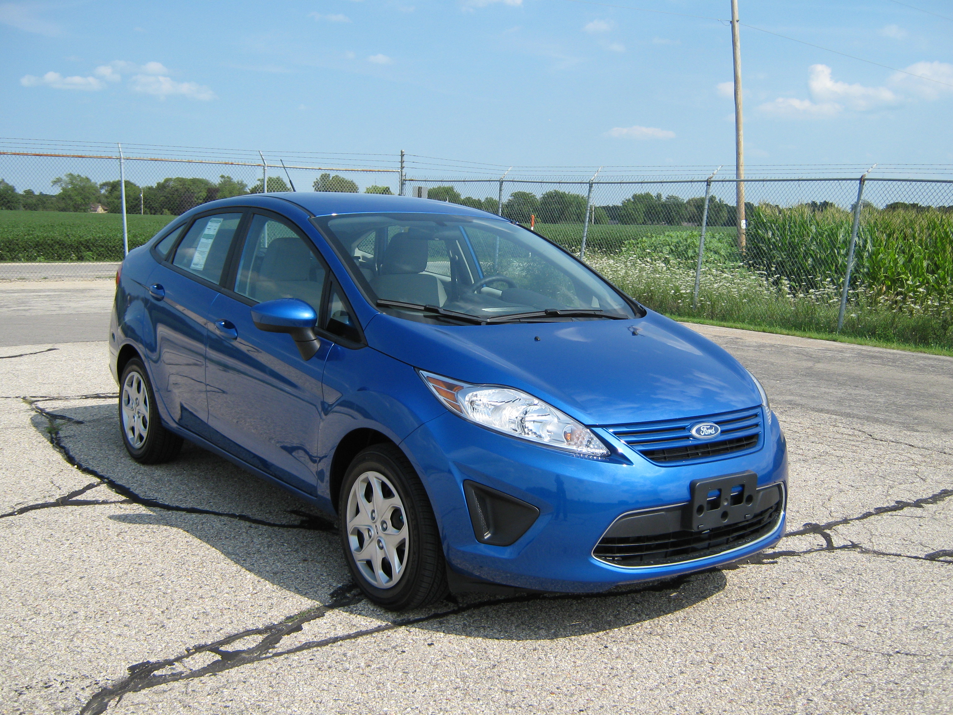 2011 FORD FIESTA crash image