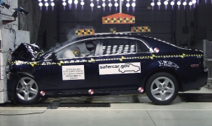2011 CHEVROLET MALIBU crash-test photo