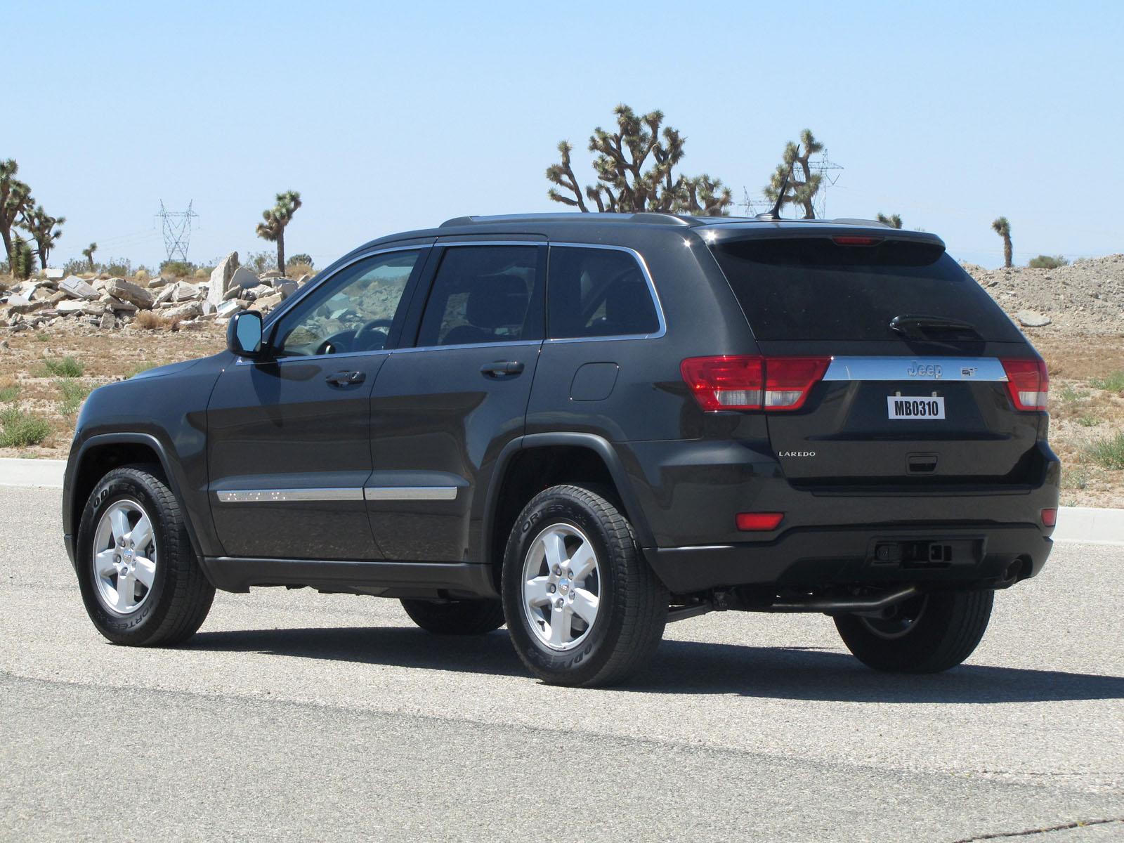 2011 JEEP GRAND CHEROKEE crash image