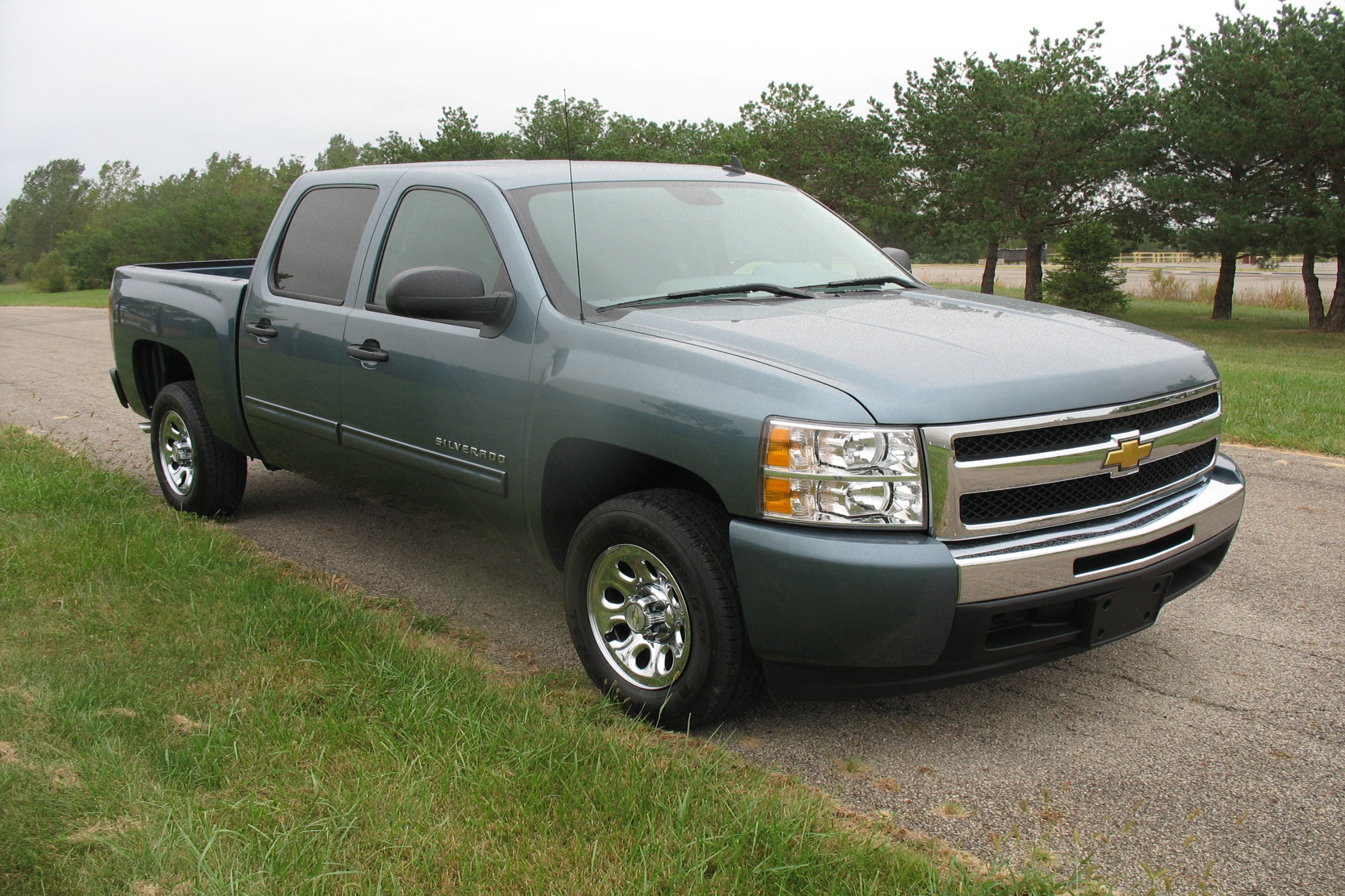 2011 CHEVROLET SILVERADO 1500 crash-test photo
