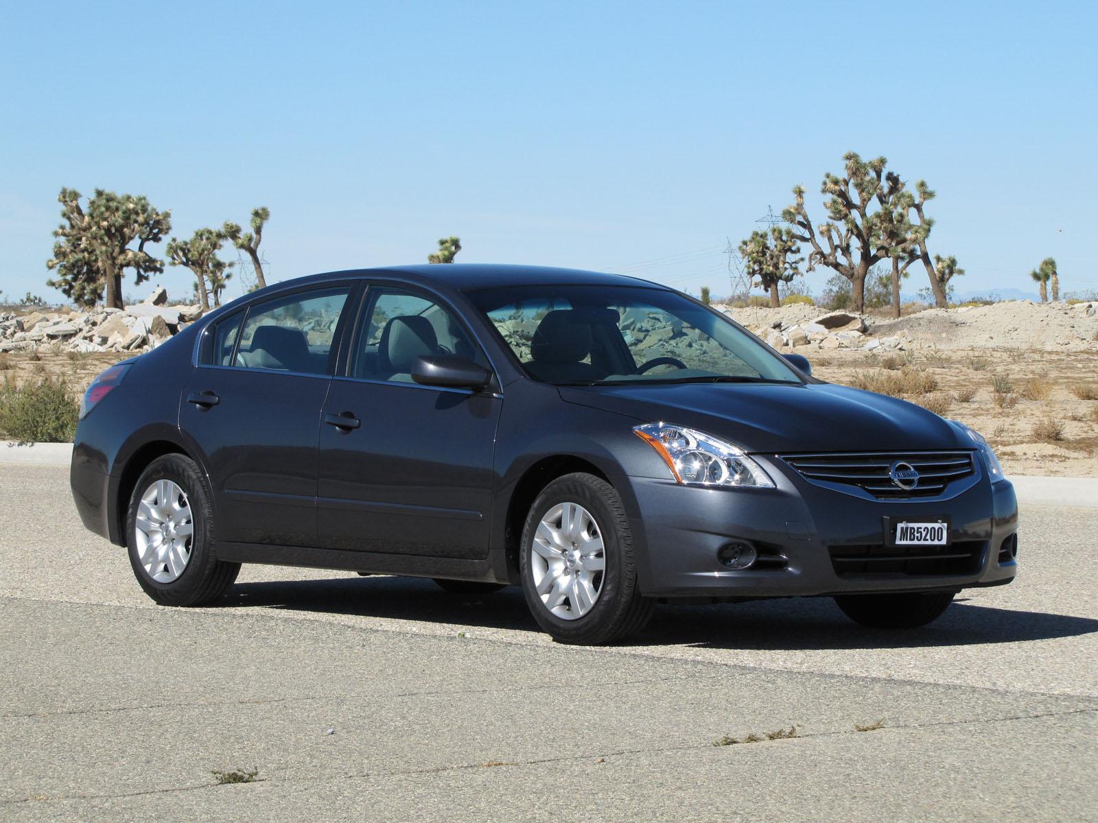 2011 NISSAN ALTIMA crash-test photo