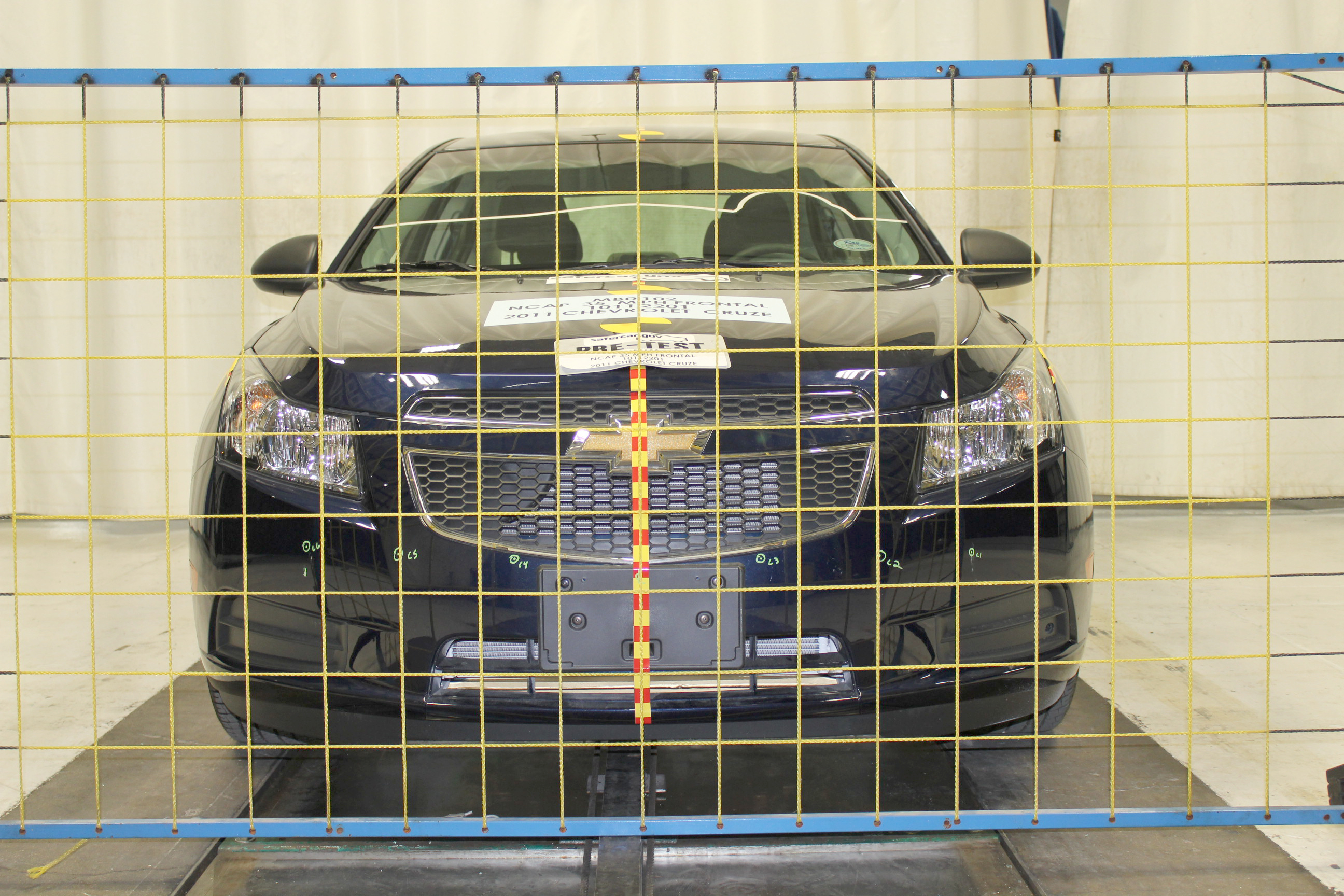 2011 CHEVROLET CRUZE crash-test photo
