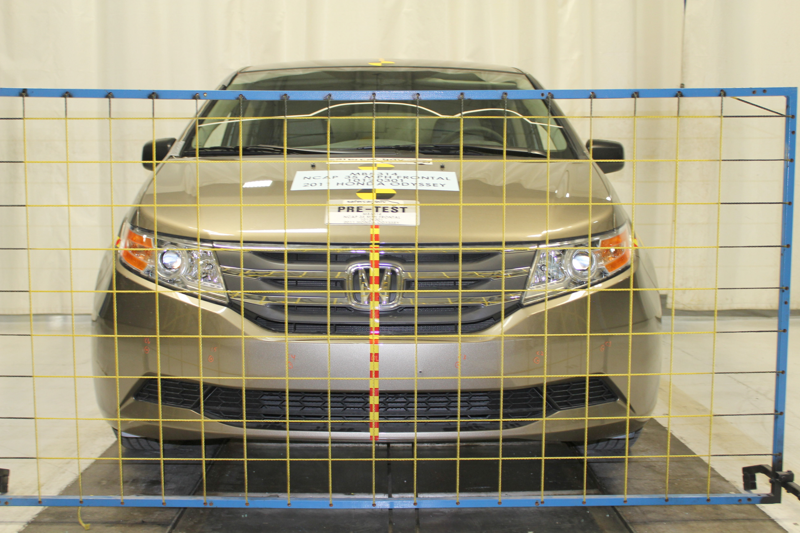 2011 HONDA ODYSSEY crash image