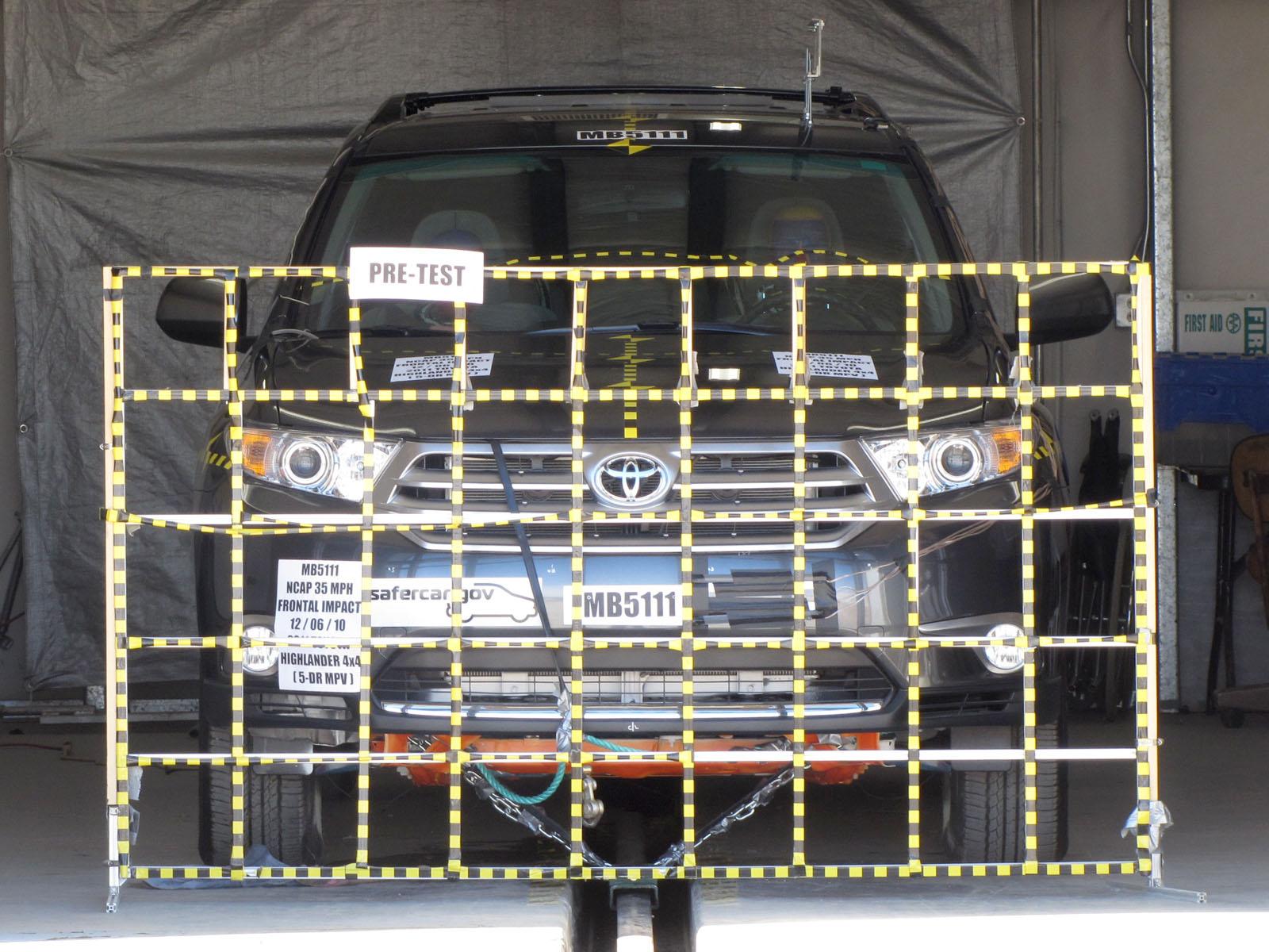 2011 TOYOTA HIGHLANDER crash image