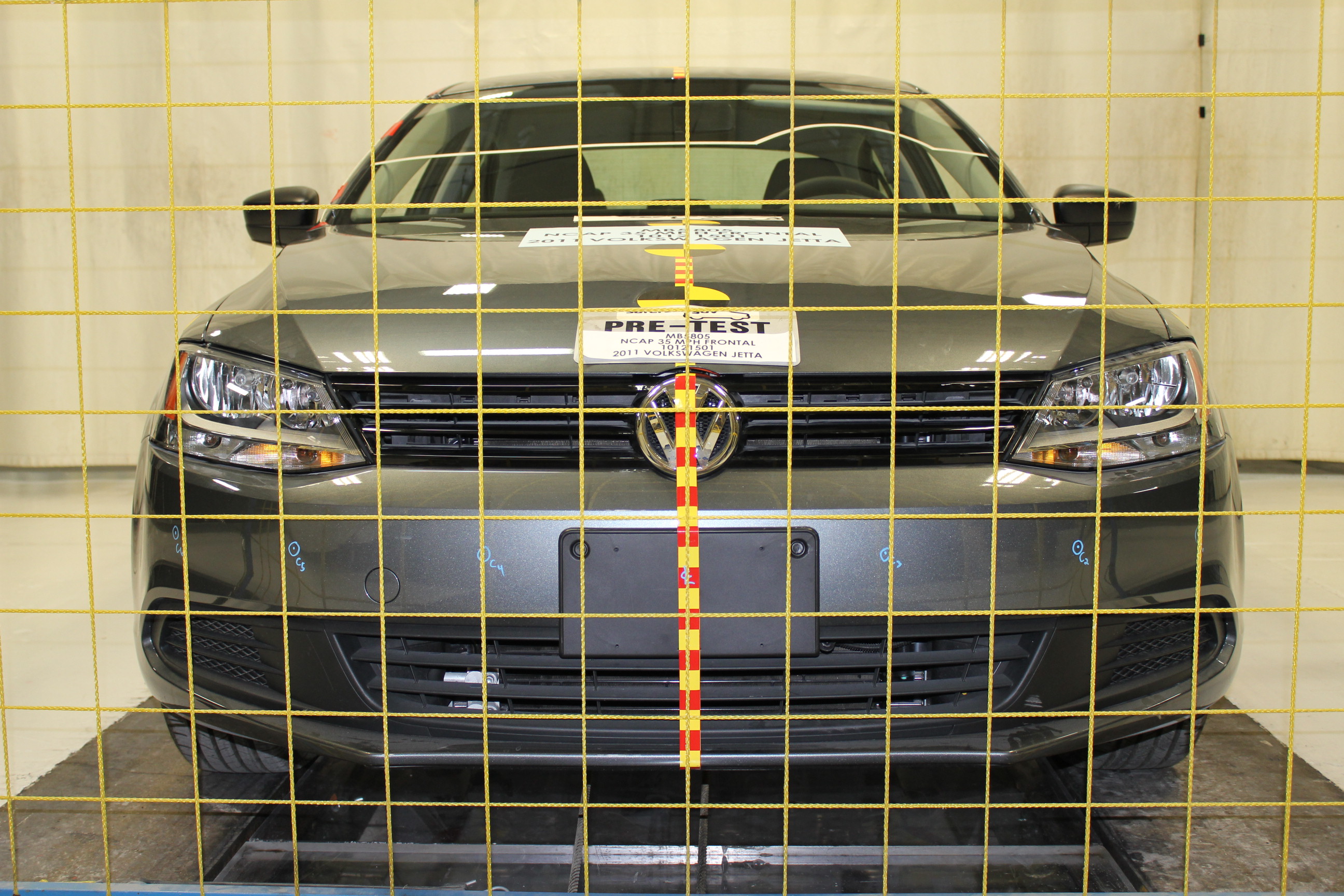 2011 VOLKSWAGEN JETTA crash-test photo