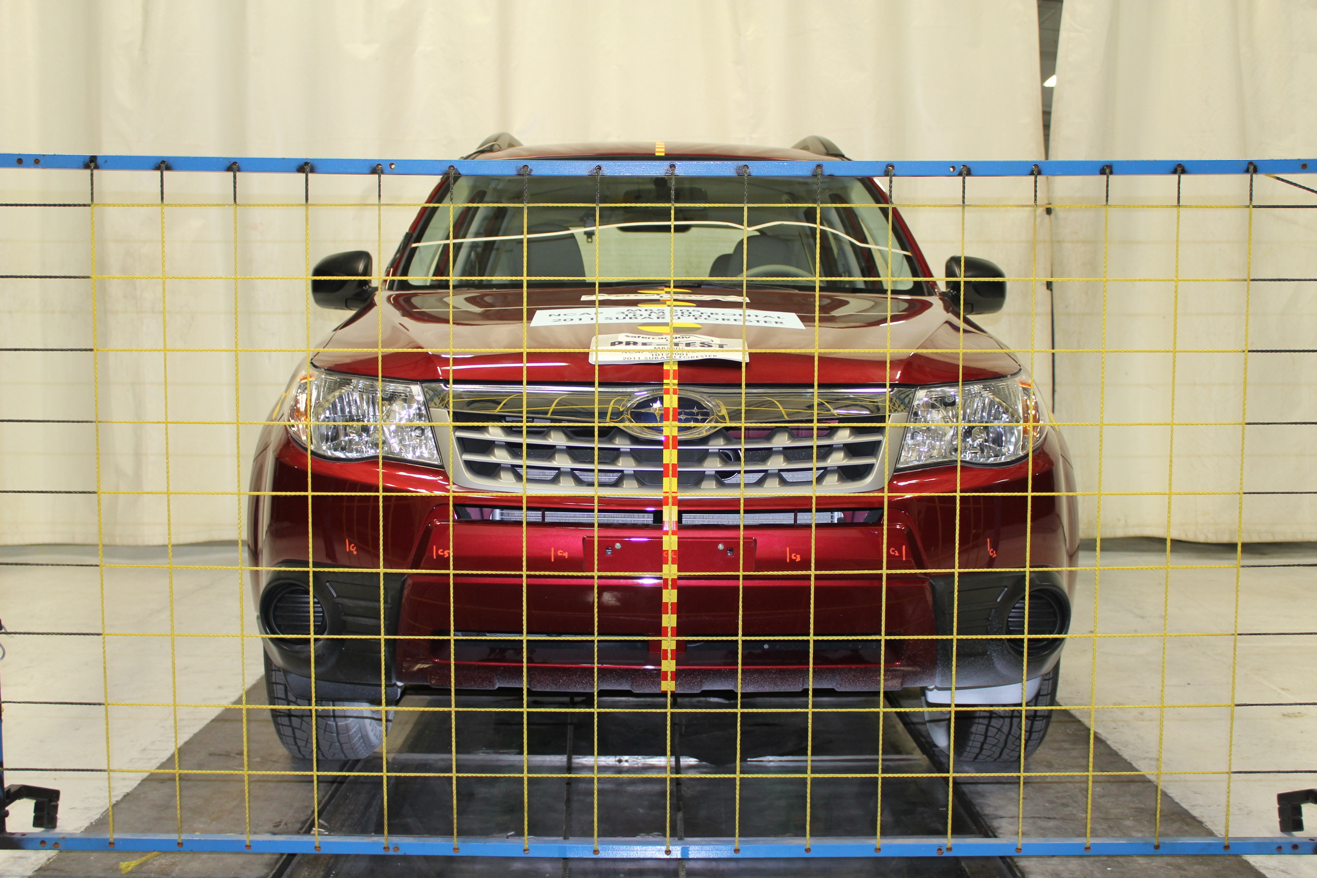 2011 SUBARU FORESTER crash-test photo