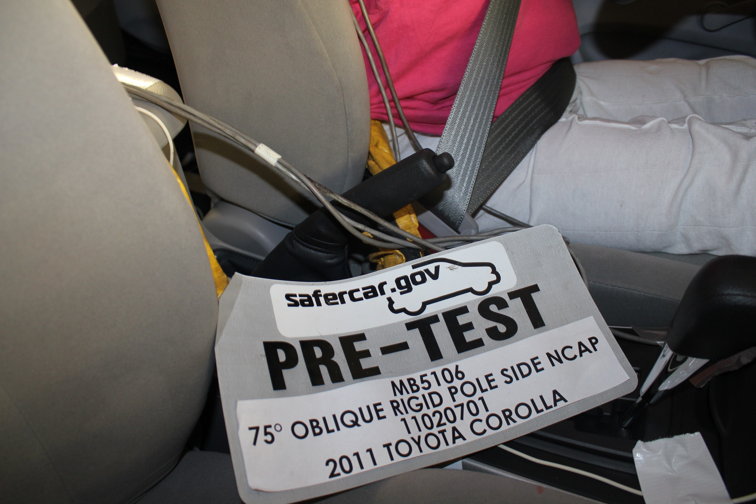 2011 TOYOTA COROLLA crash image 10