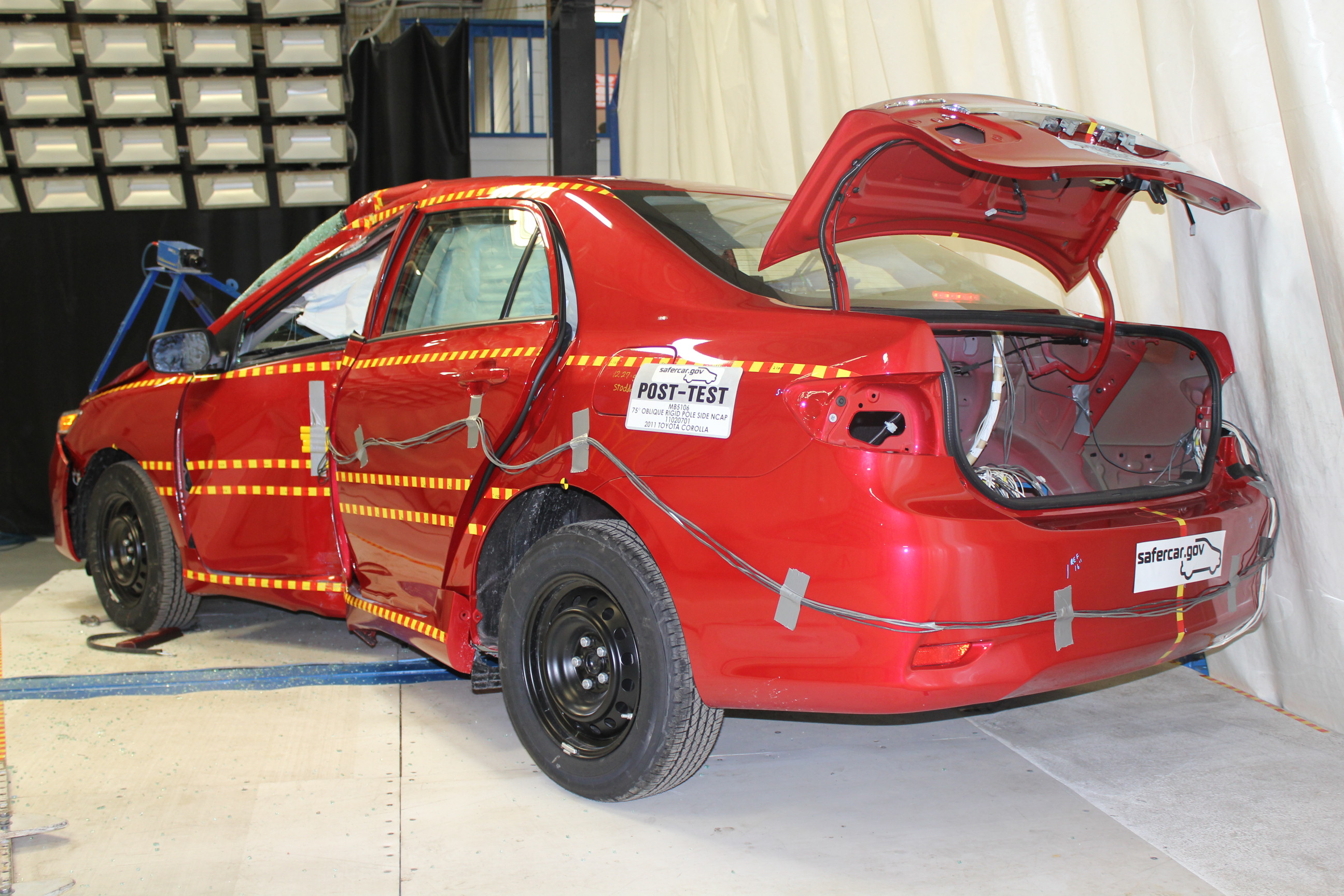 2011 TOYOTA COROLLA crash image 11