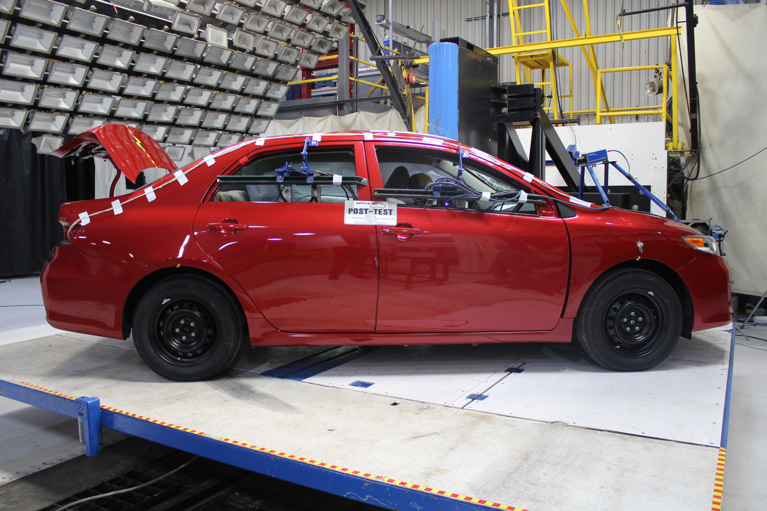 2011 TOYOTA COROLLA crash image 15