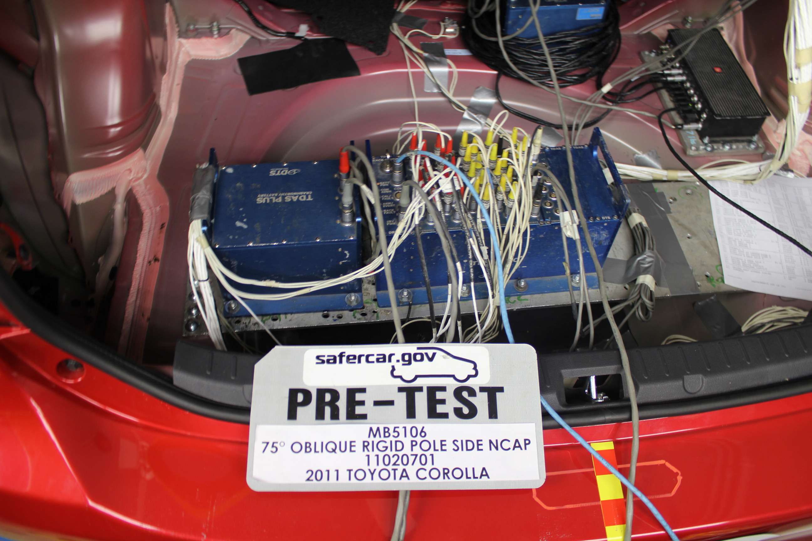 2011 TOYOTA COROLLA crash image 20