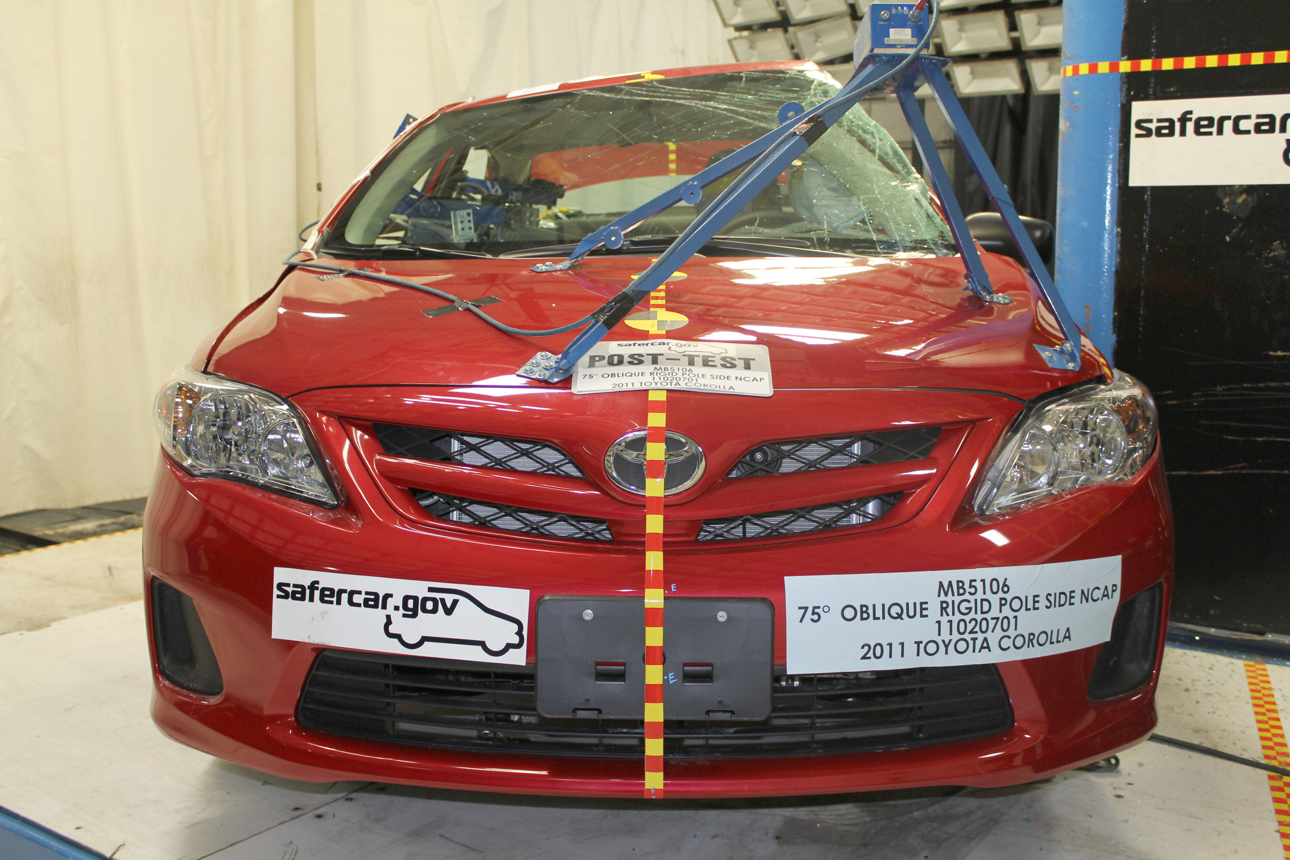 2011 TOYOTA COROLLA crash image 4