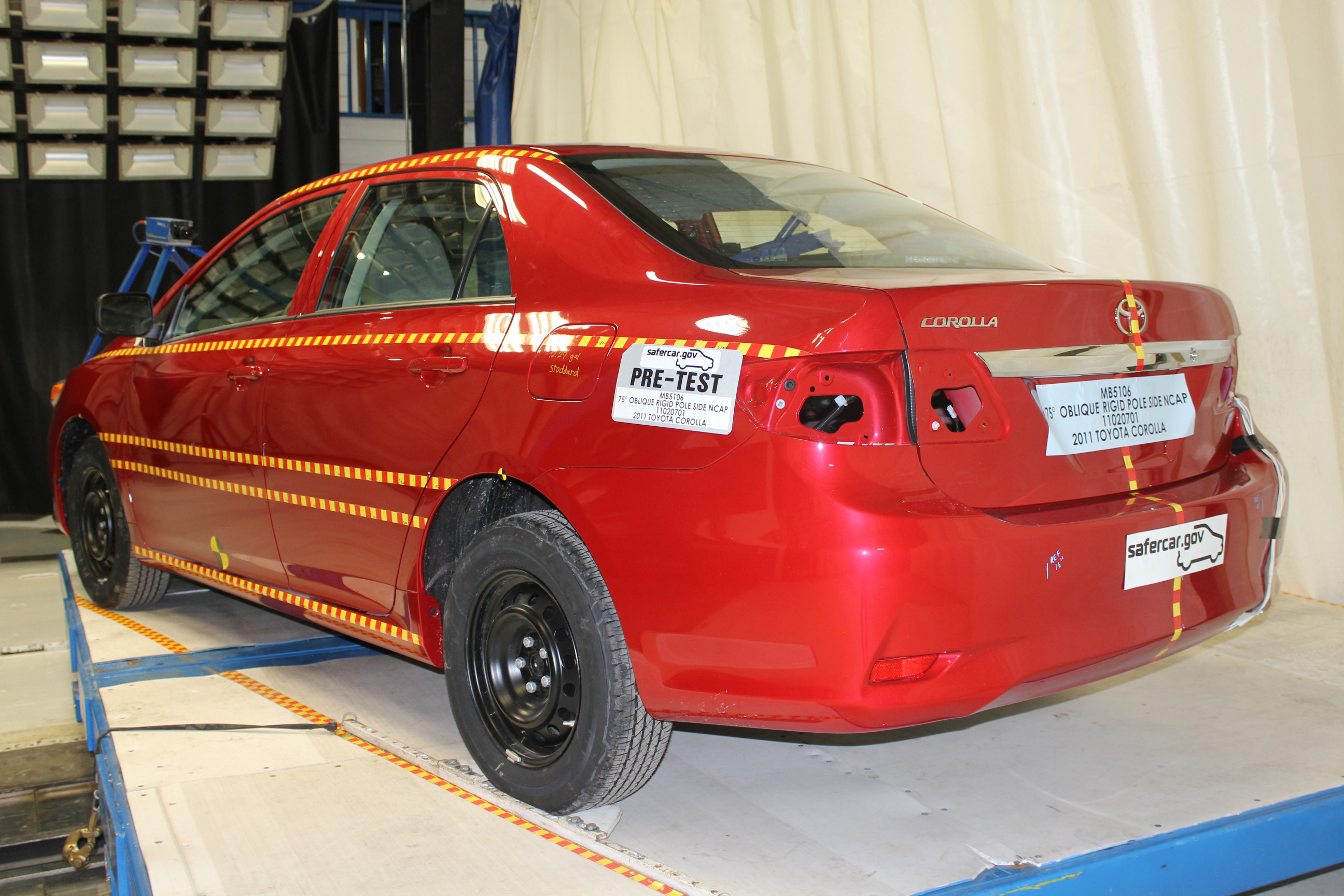 2011 TOYOTA COROLLA crash image 9