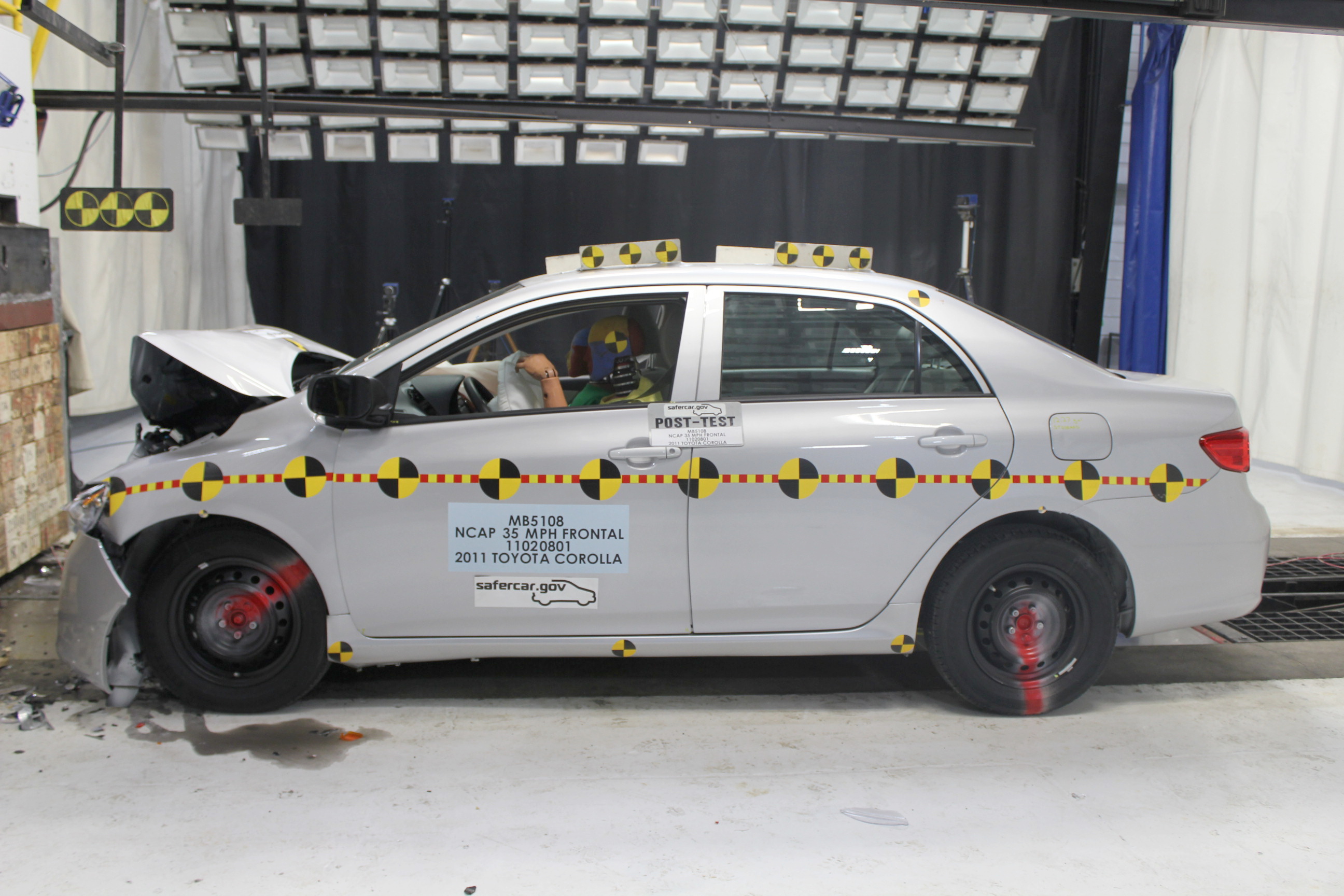2011 TOYOTA COROLLA crash image 11