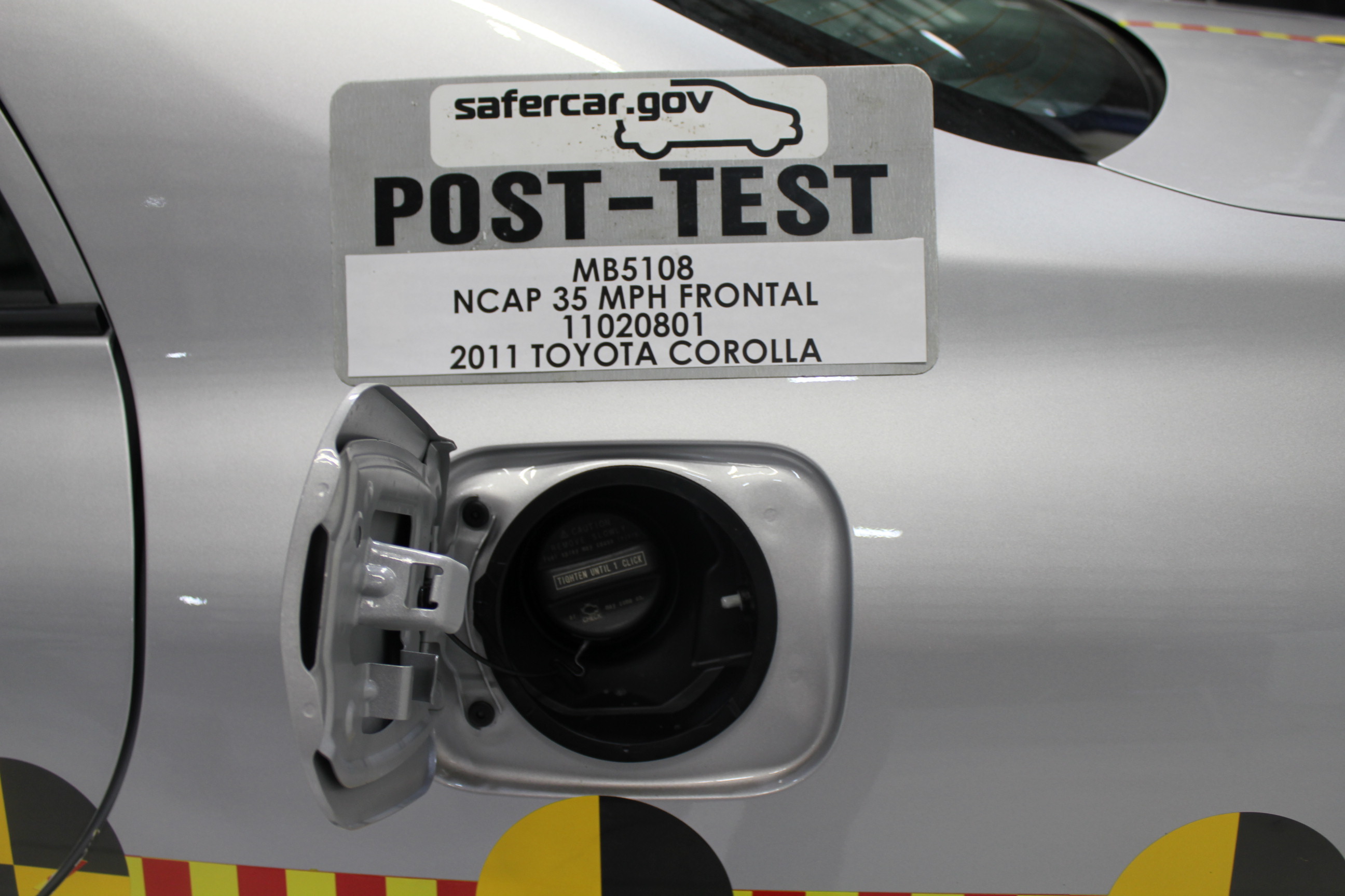 2011 TOYOTA COROLLA crash image 23