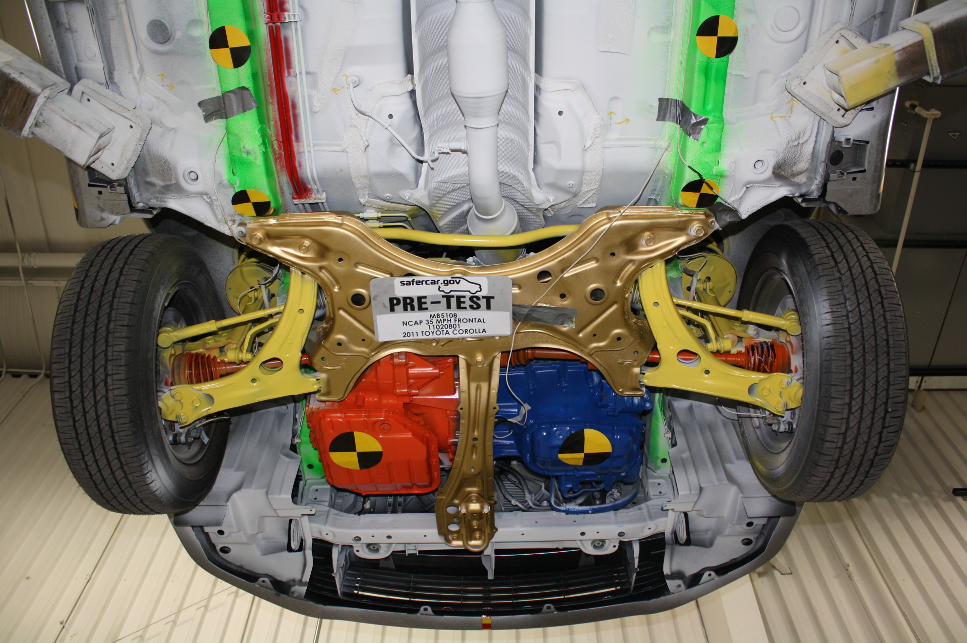 2011 TOYOTA COROLLA crash image 24