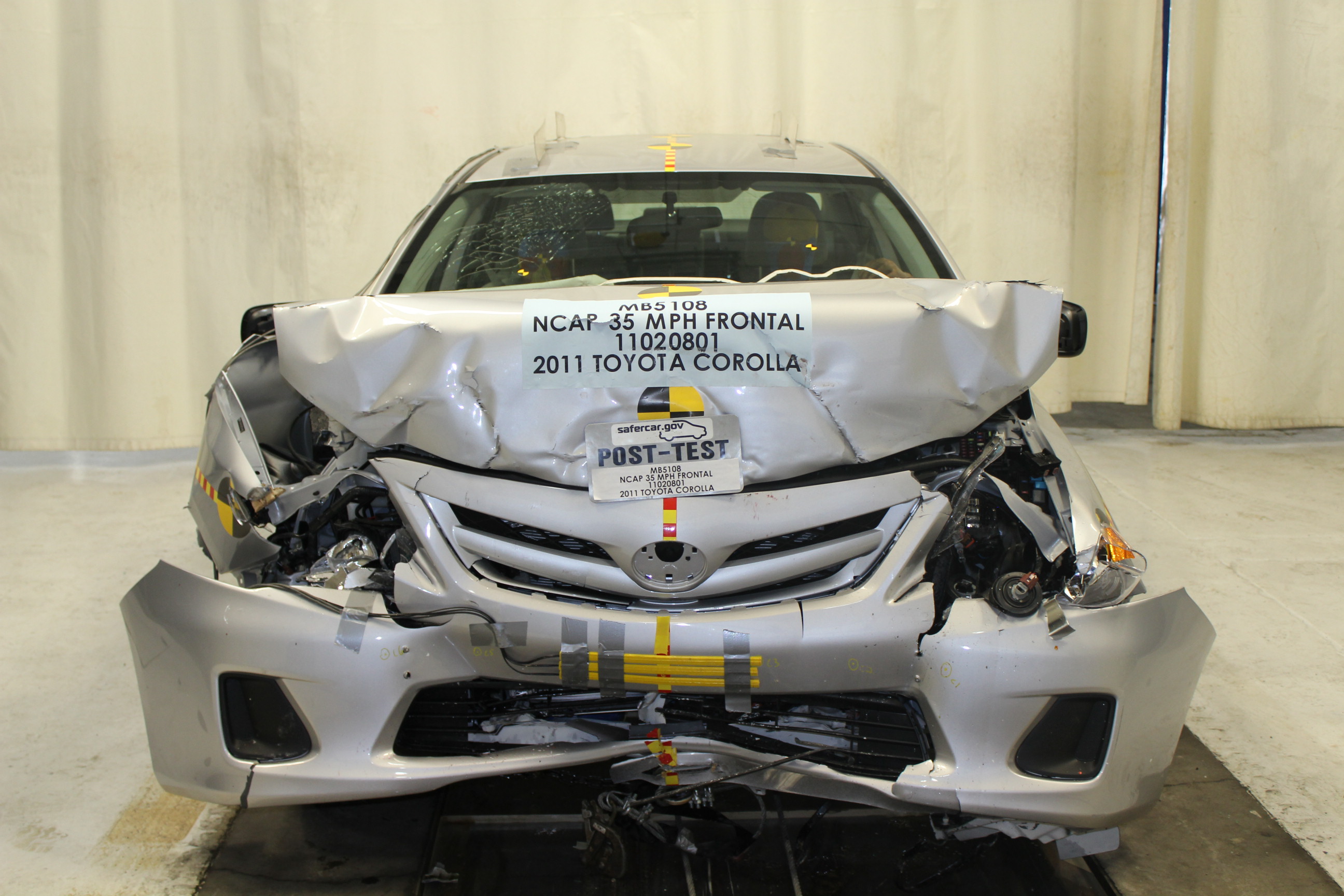 2011 TOYOTA COROLLA crash image 9