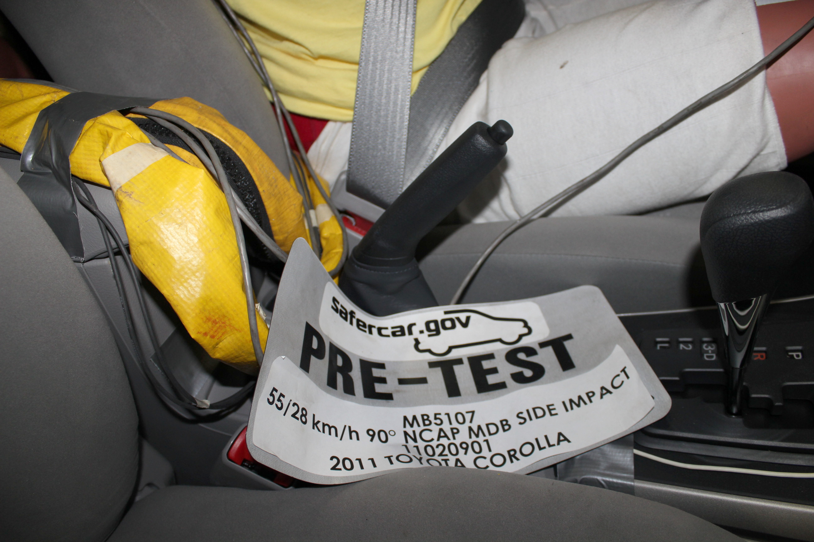 2011 TOYOTA COROLLA crash image 10
