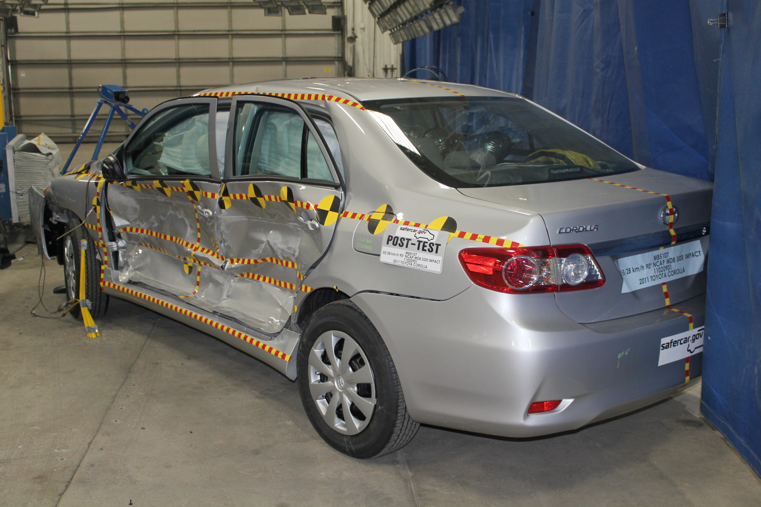 2011 TOYOTA COROLLA crash image 11