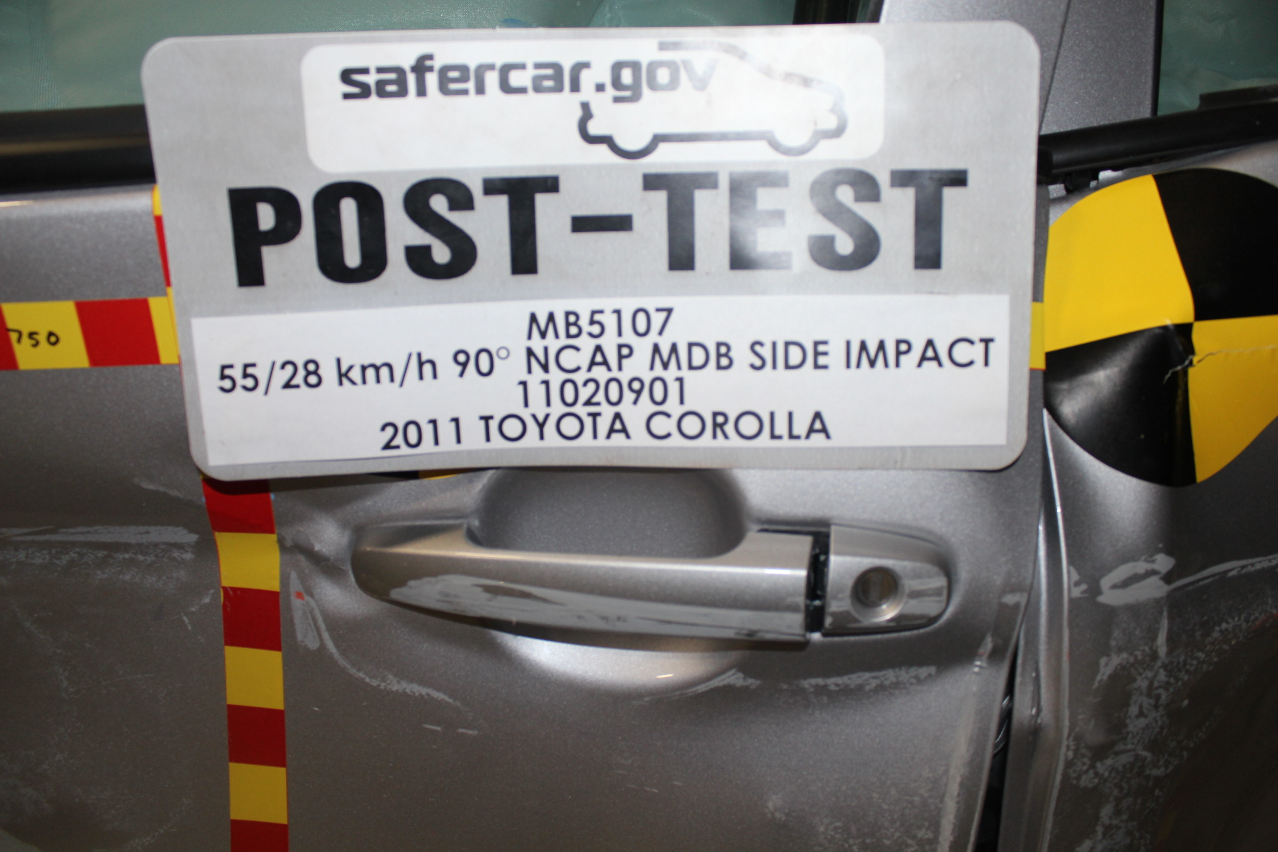 2011 TOYOTA COROLLA crash image 23