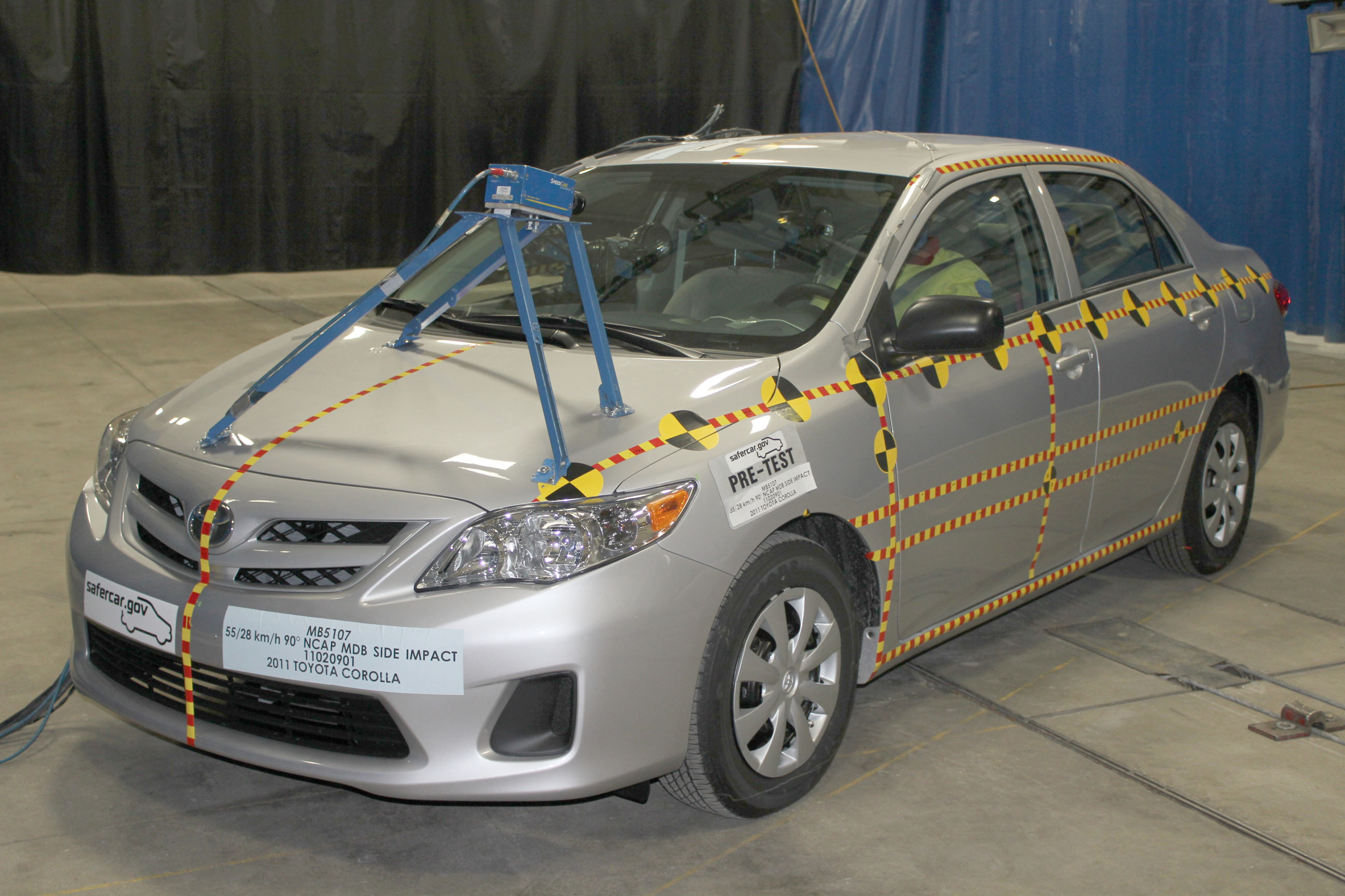 2011 TOYOTA COROLLA crash image 5