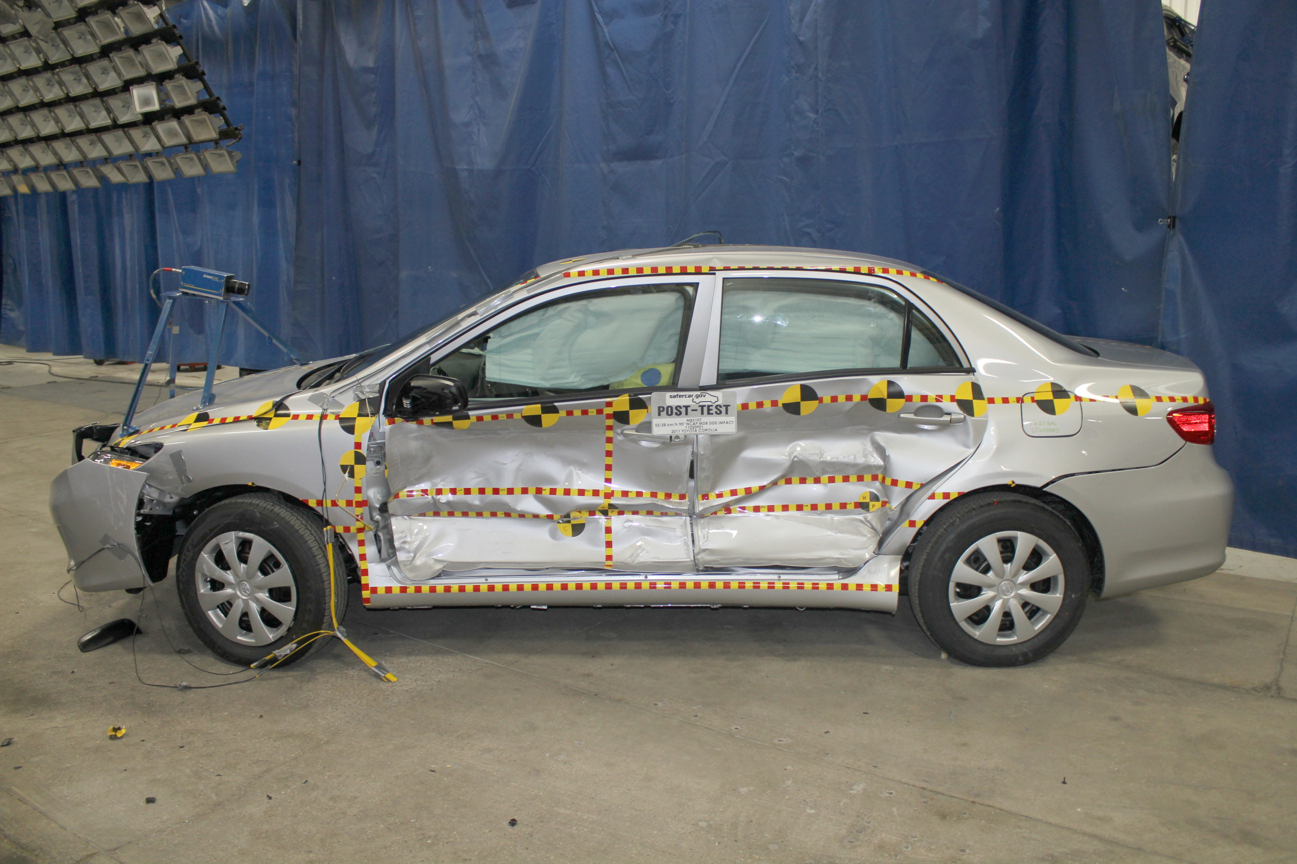 2011 TOYOTA COROLLA crash image 8