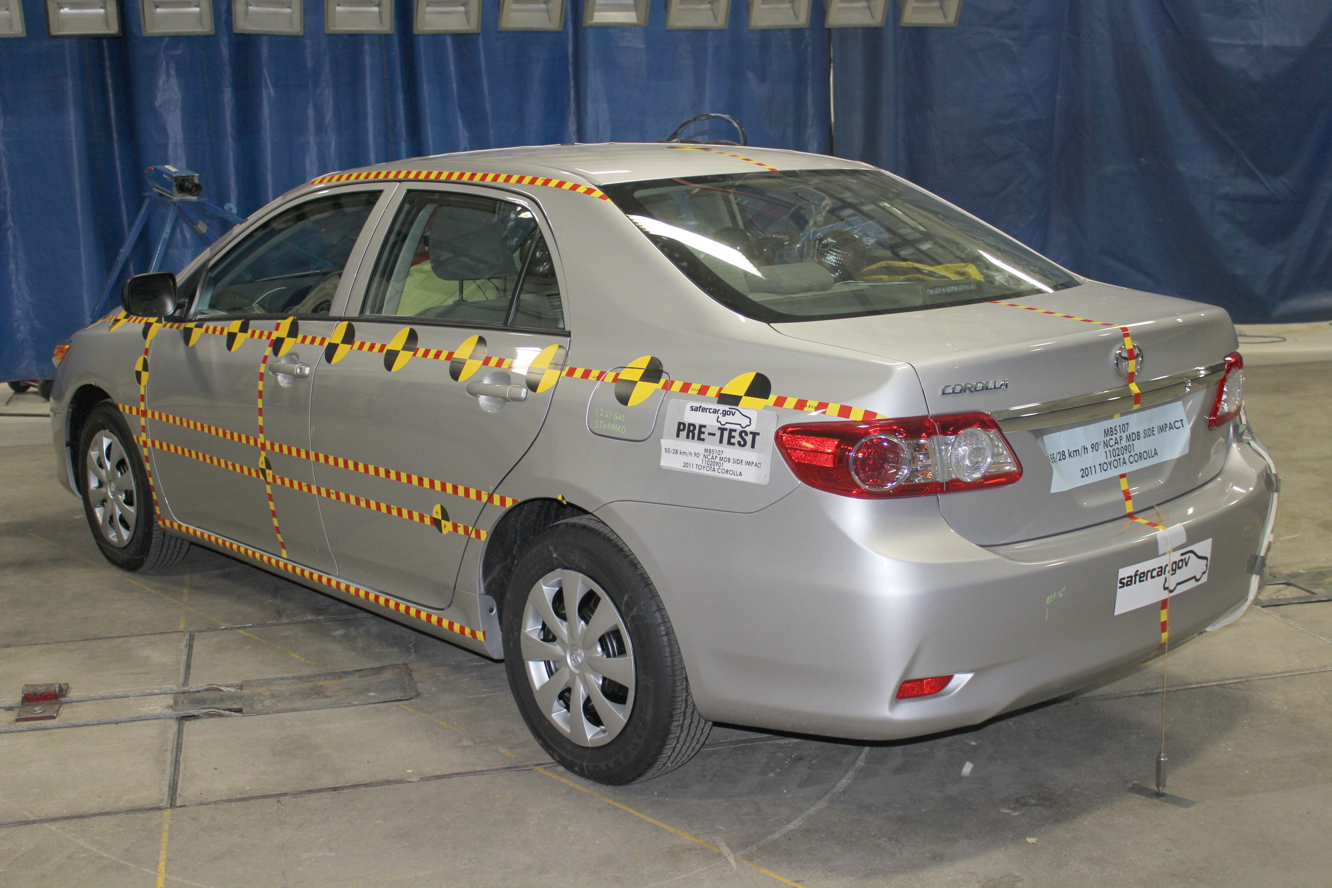2011 TOYOTA COROLLA crash image 9