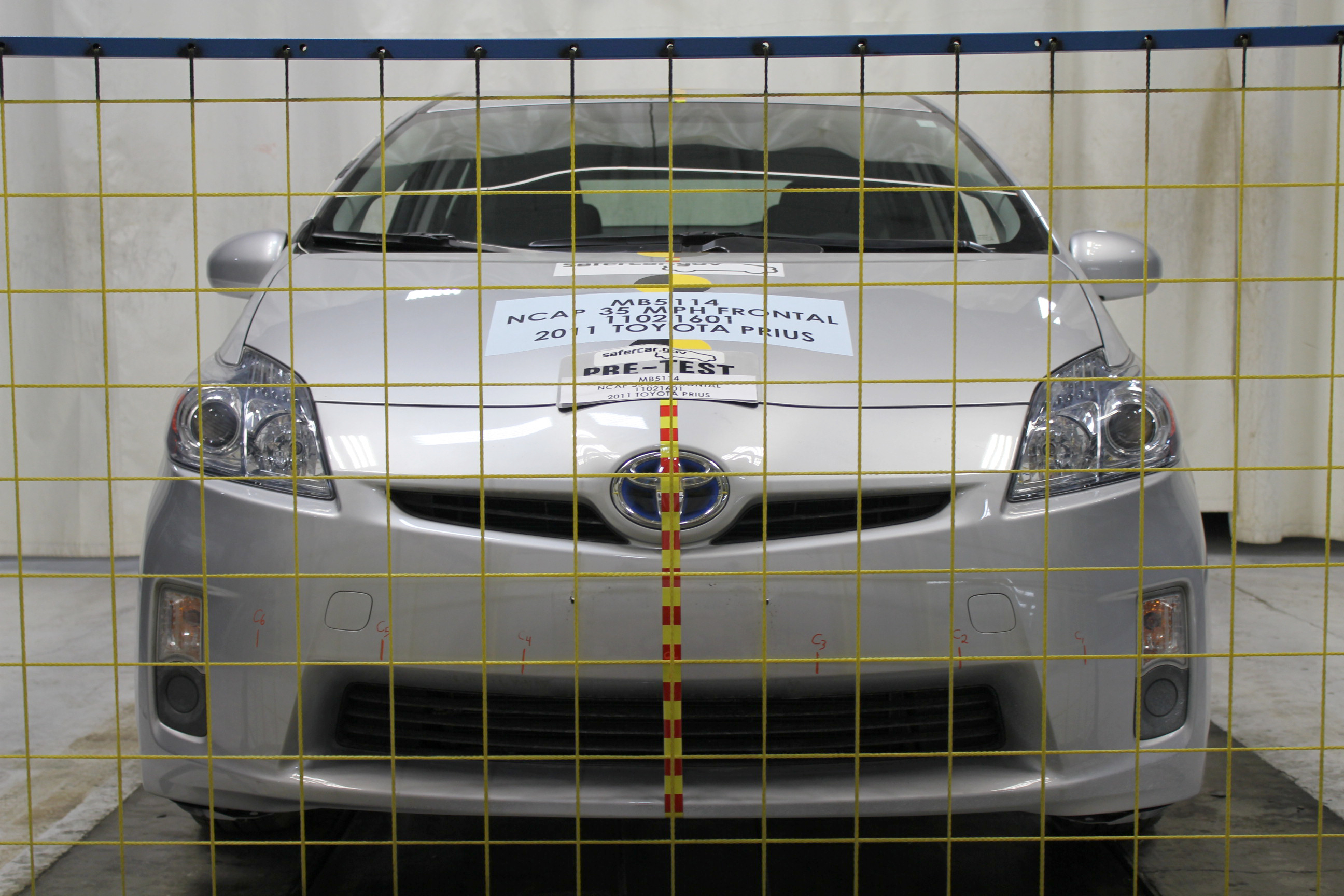 2011 TOYOTA PRIUS crash image