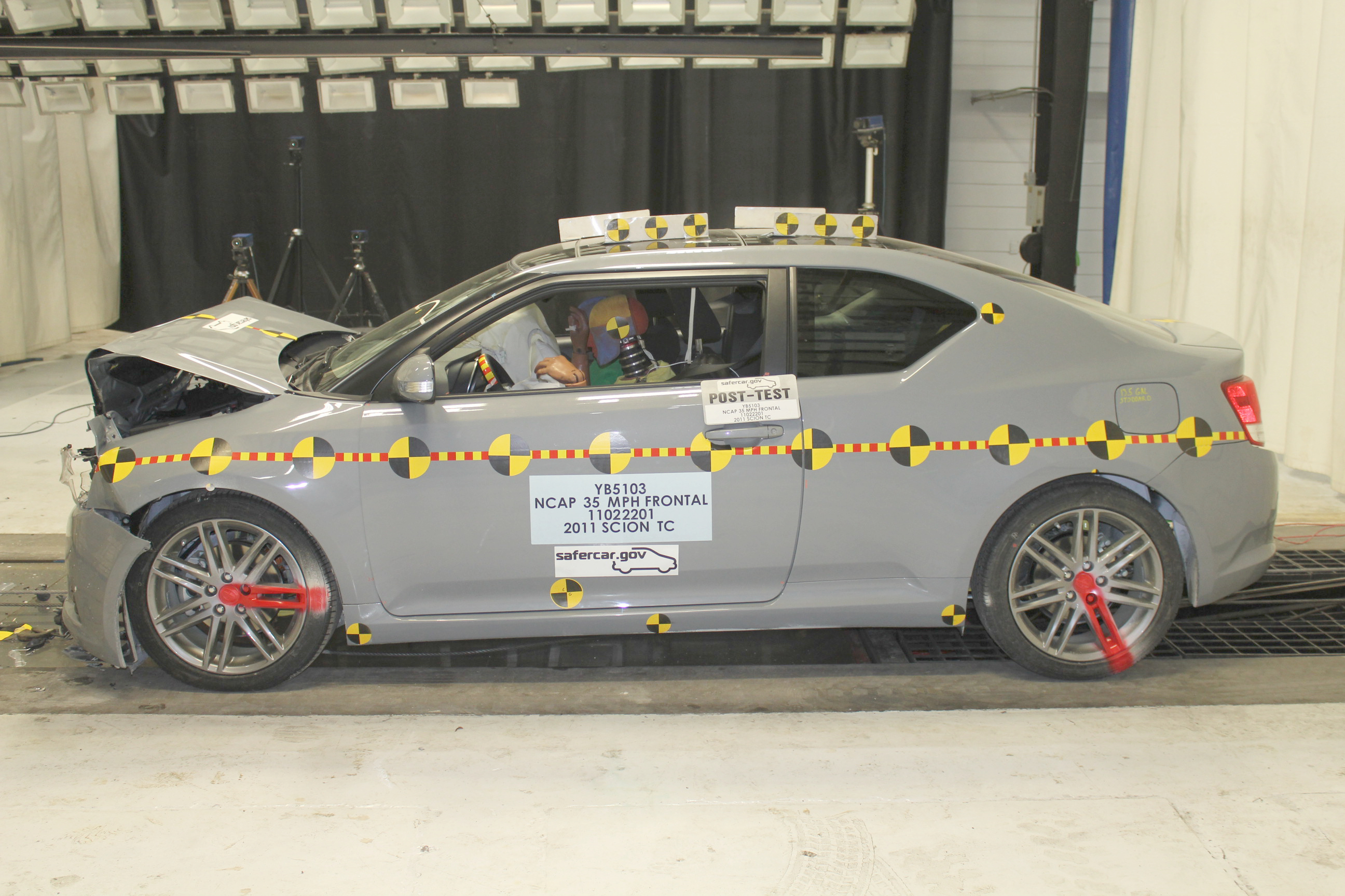 2011 TOYOTA SCION TC crash image 11