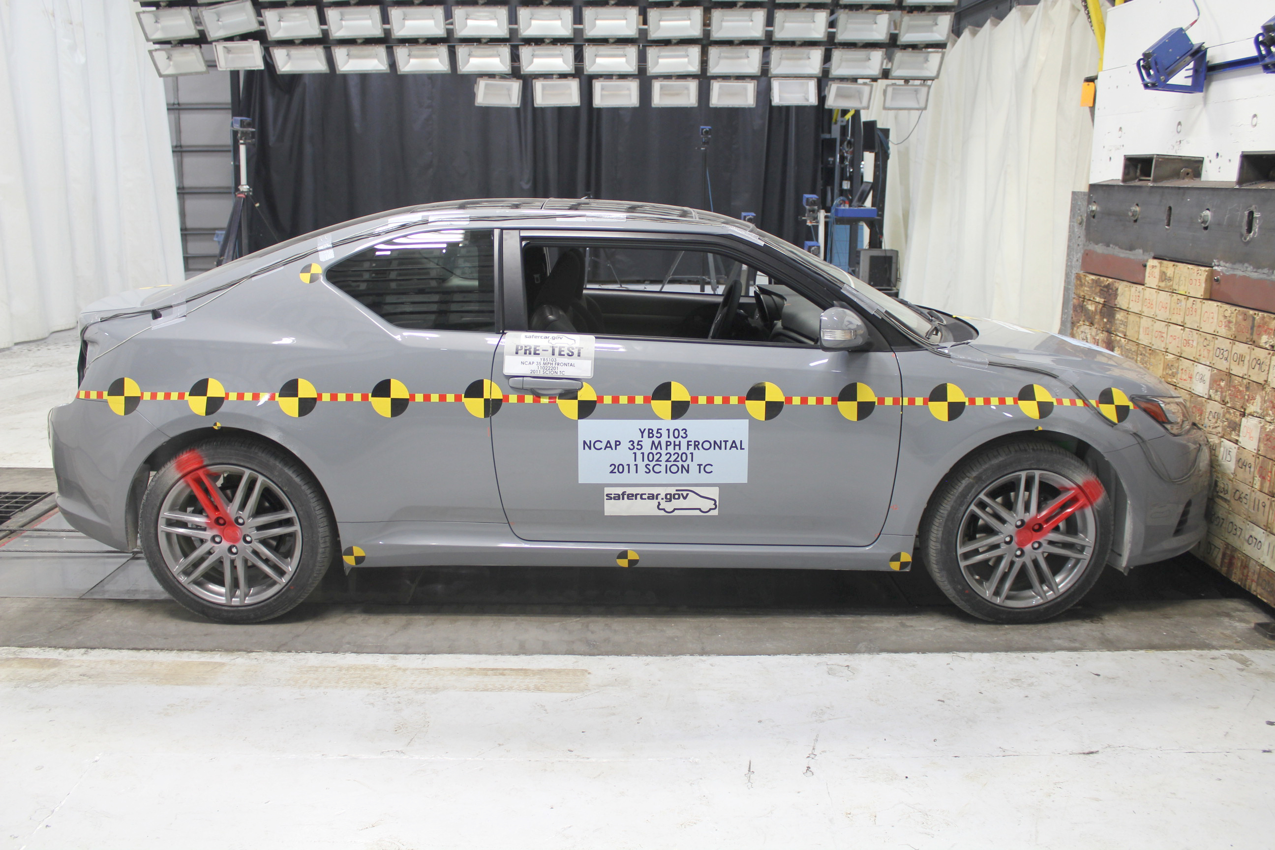 2011 TOYOTA SCION TC crash image 13