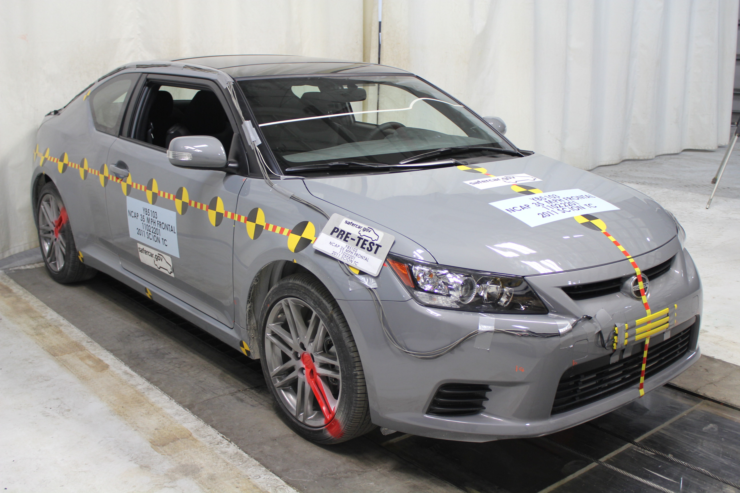 2011 TOYOTA SCION TC crash image 15