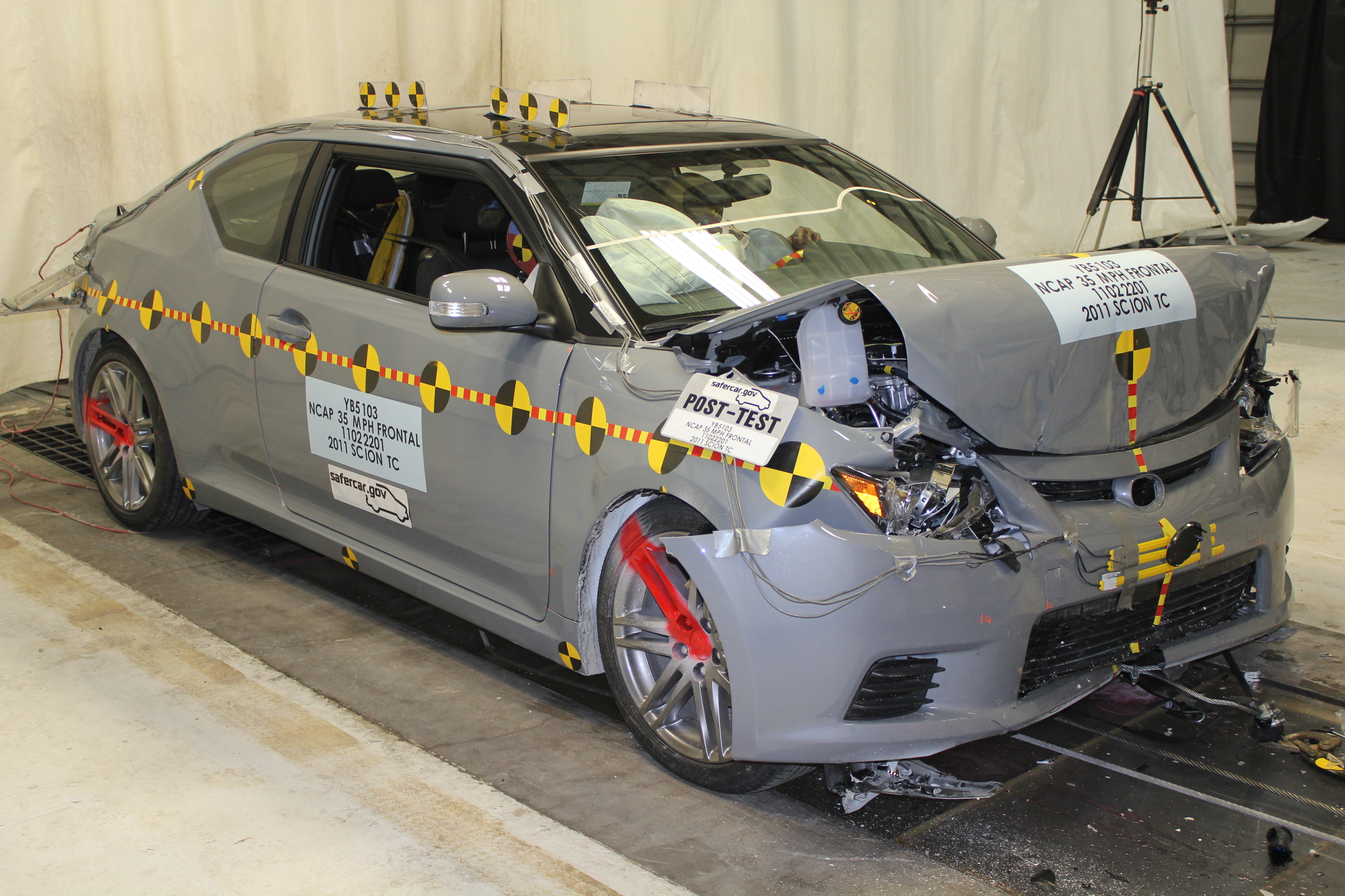2011 TOYOTA SCION TC crash image 16
