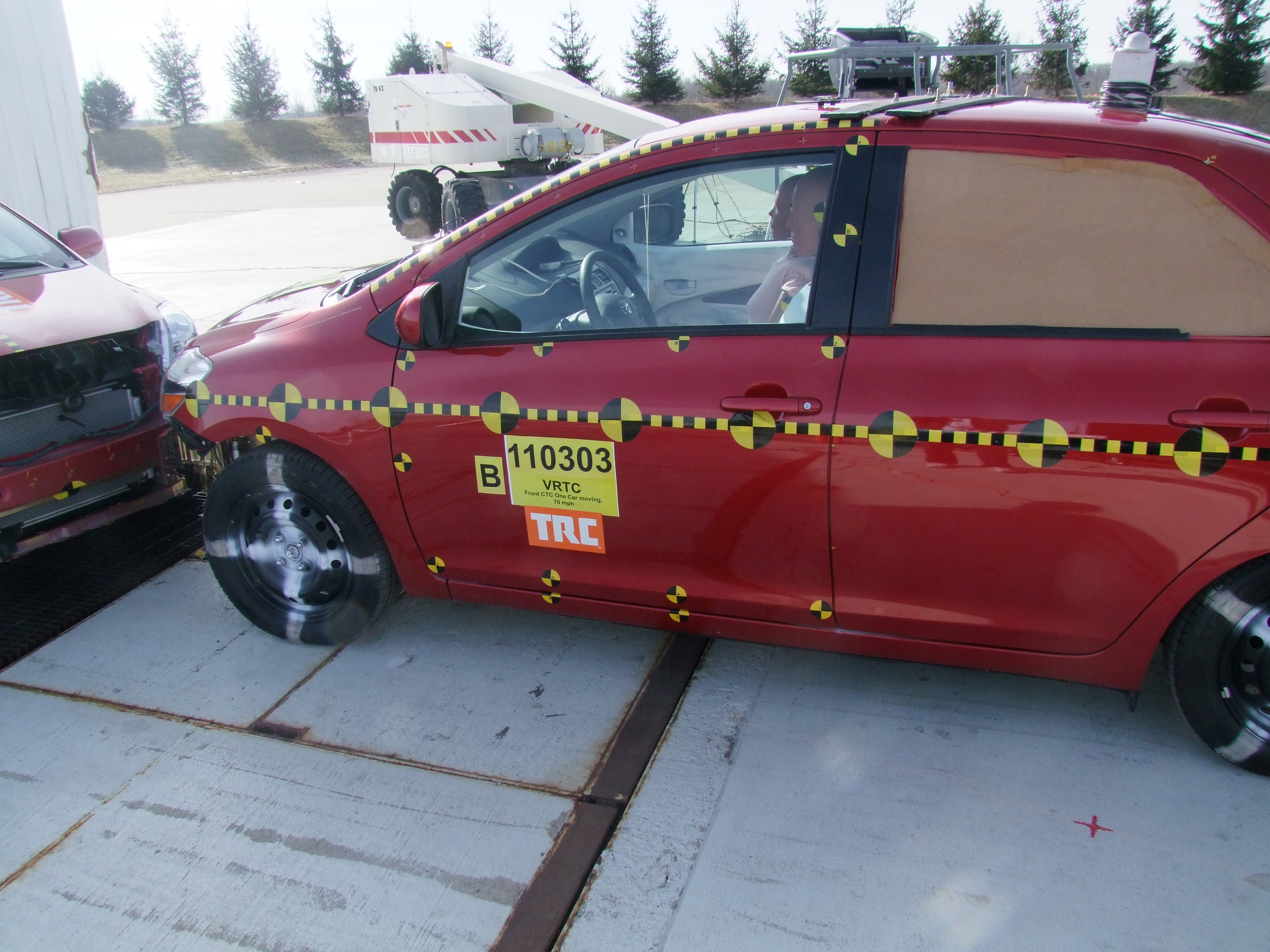 2010 TOYOTA YARIS crash-test photo