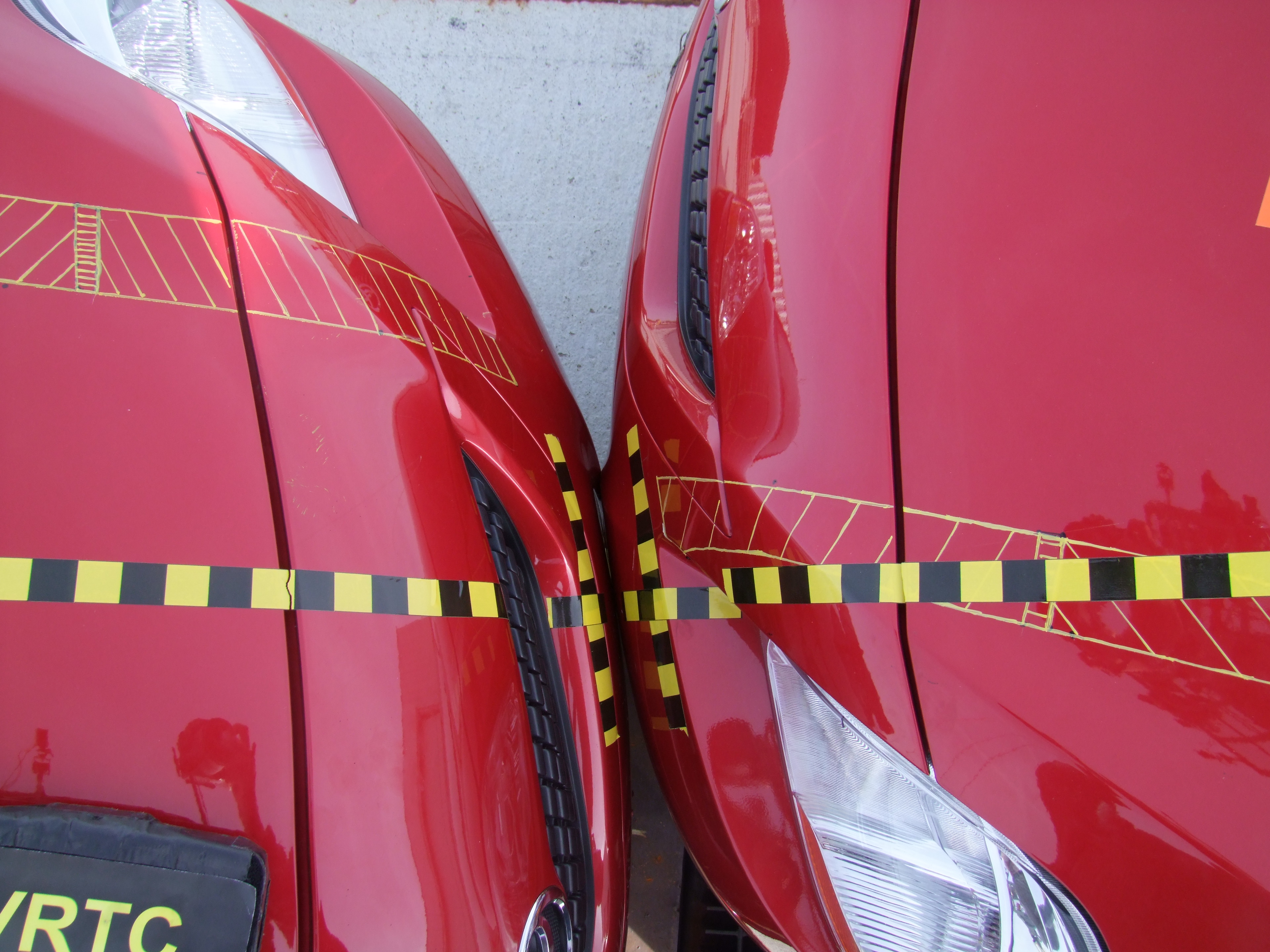 2010 TOYOTA YARIS crash image 11