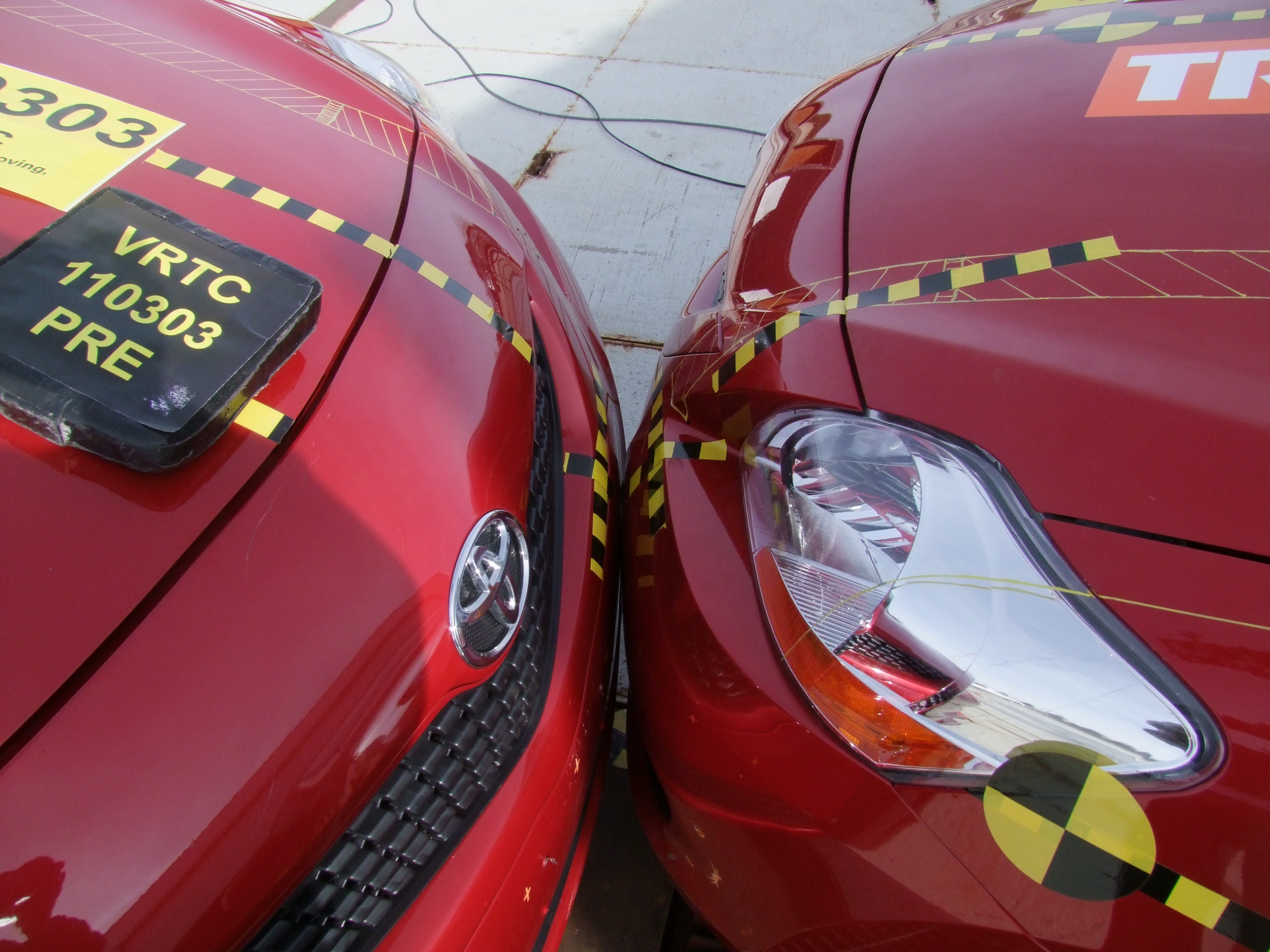 2010 TOYOTA YARIS crash image 12