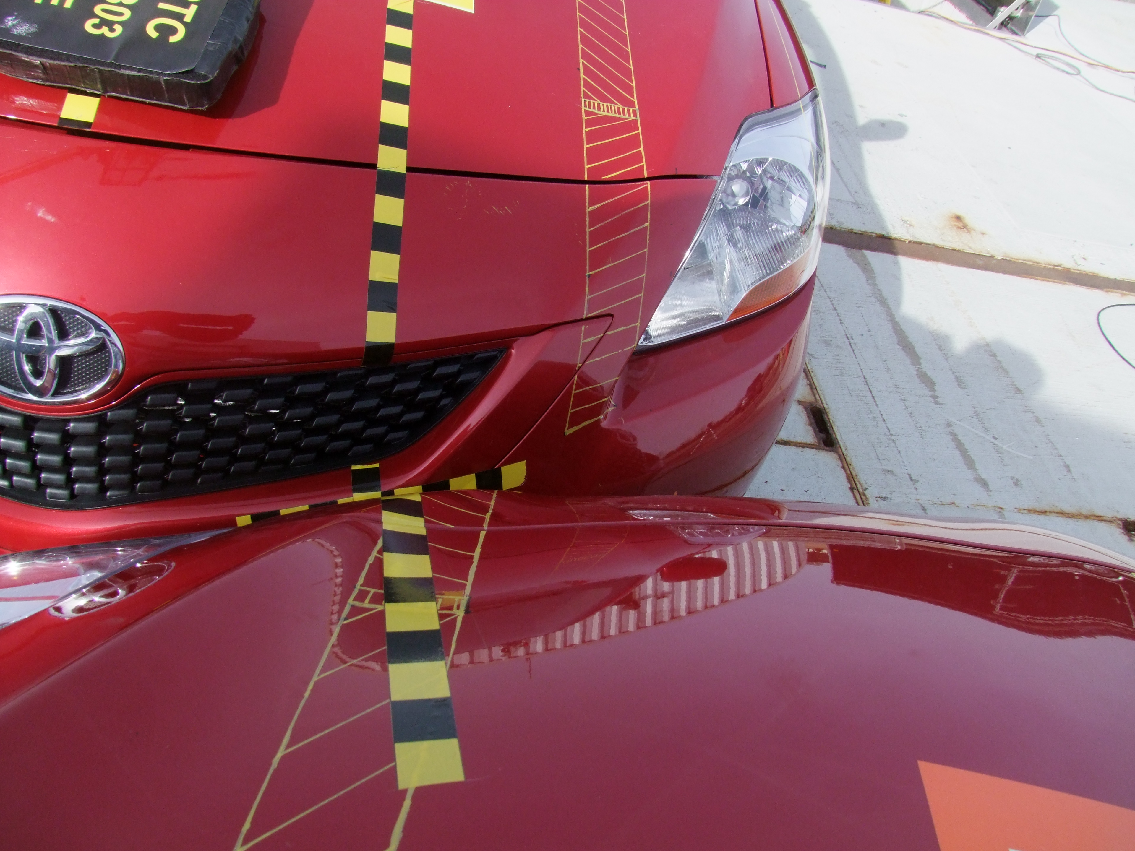 2010 TOYOTA YARIS crash image 13