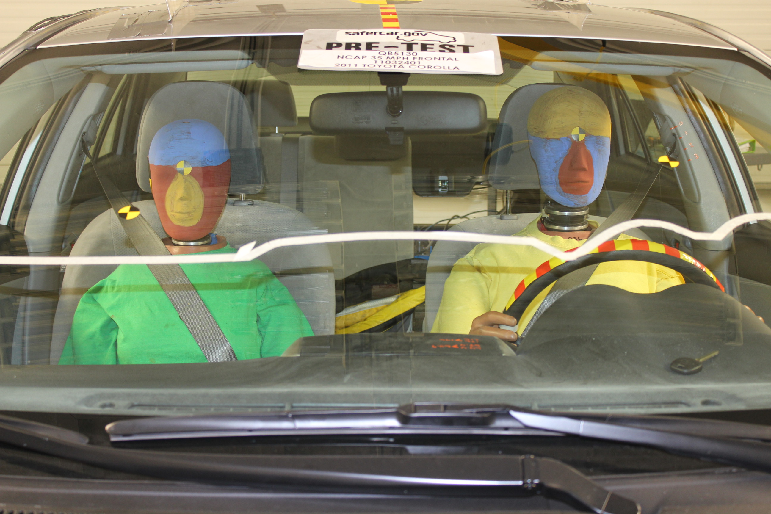 2011 TOYOTA COROLLA crash image 12