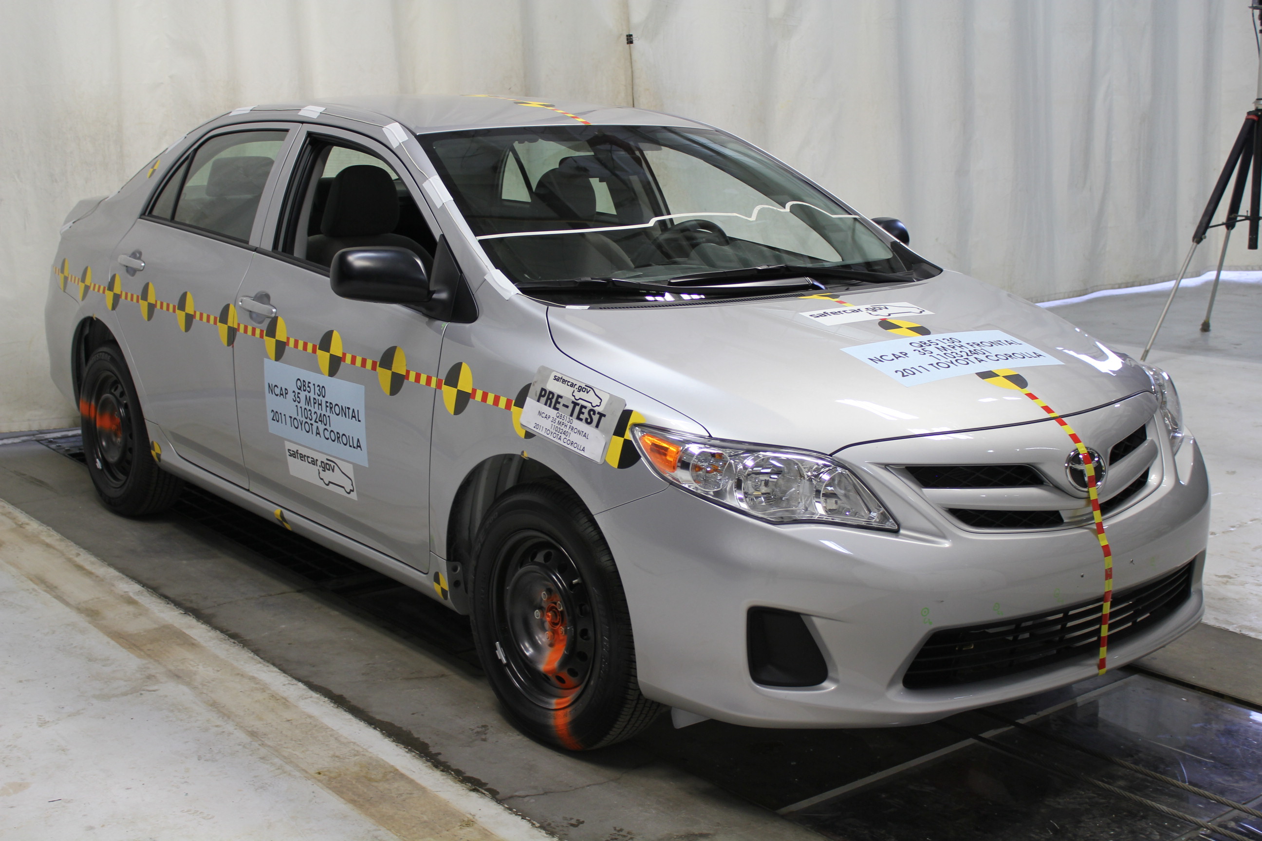 2011 TOYOTA COROLLA crash image 15