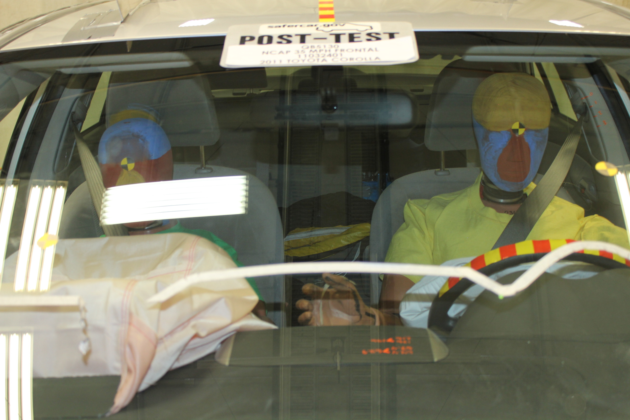 2011 TOYOTA COROLLA crash image 19