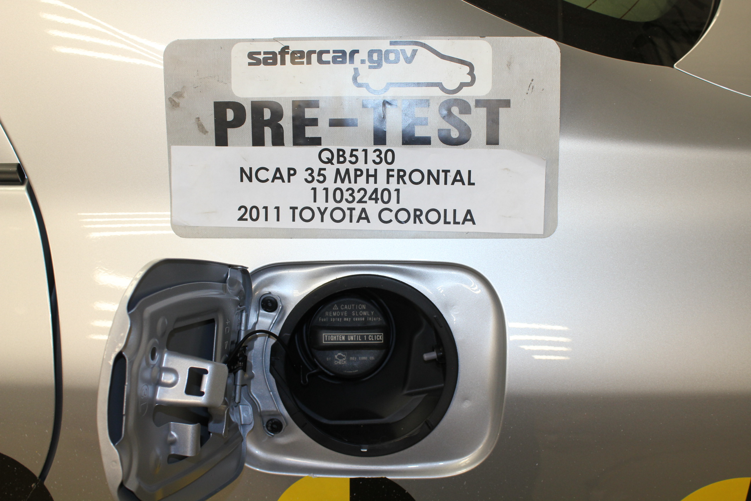 2011 TOYOTA COROLLA crash image 22