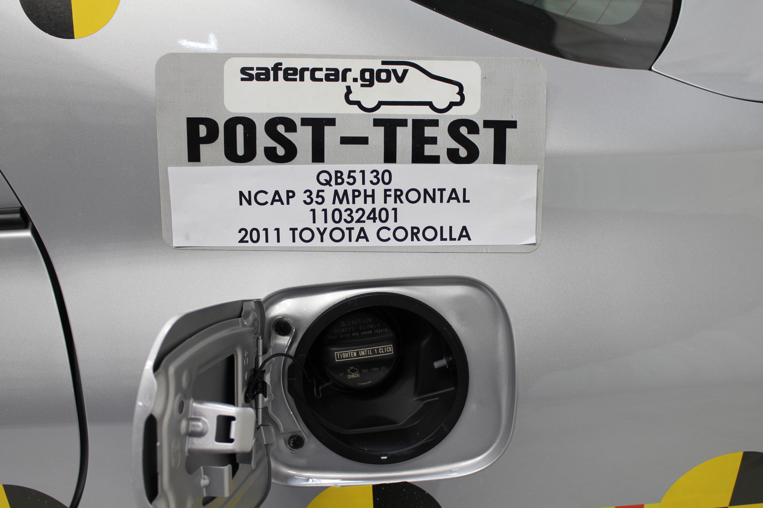 2011 TOYOTA COROLLA crash image 23